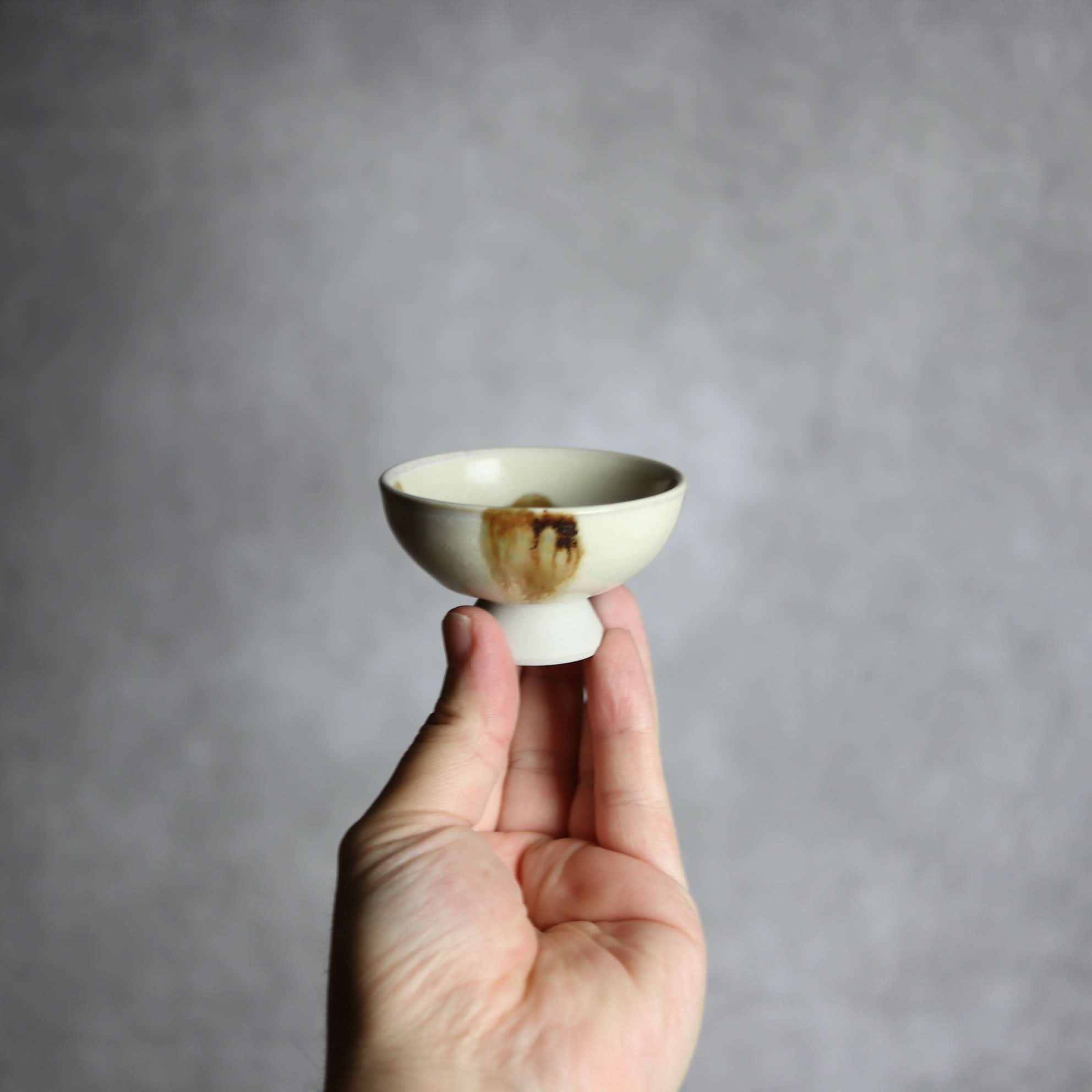 ぐい呑1 飴釉 点打 やちむん 陶器 拓美窯 やちむん 陶器.