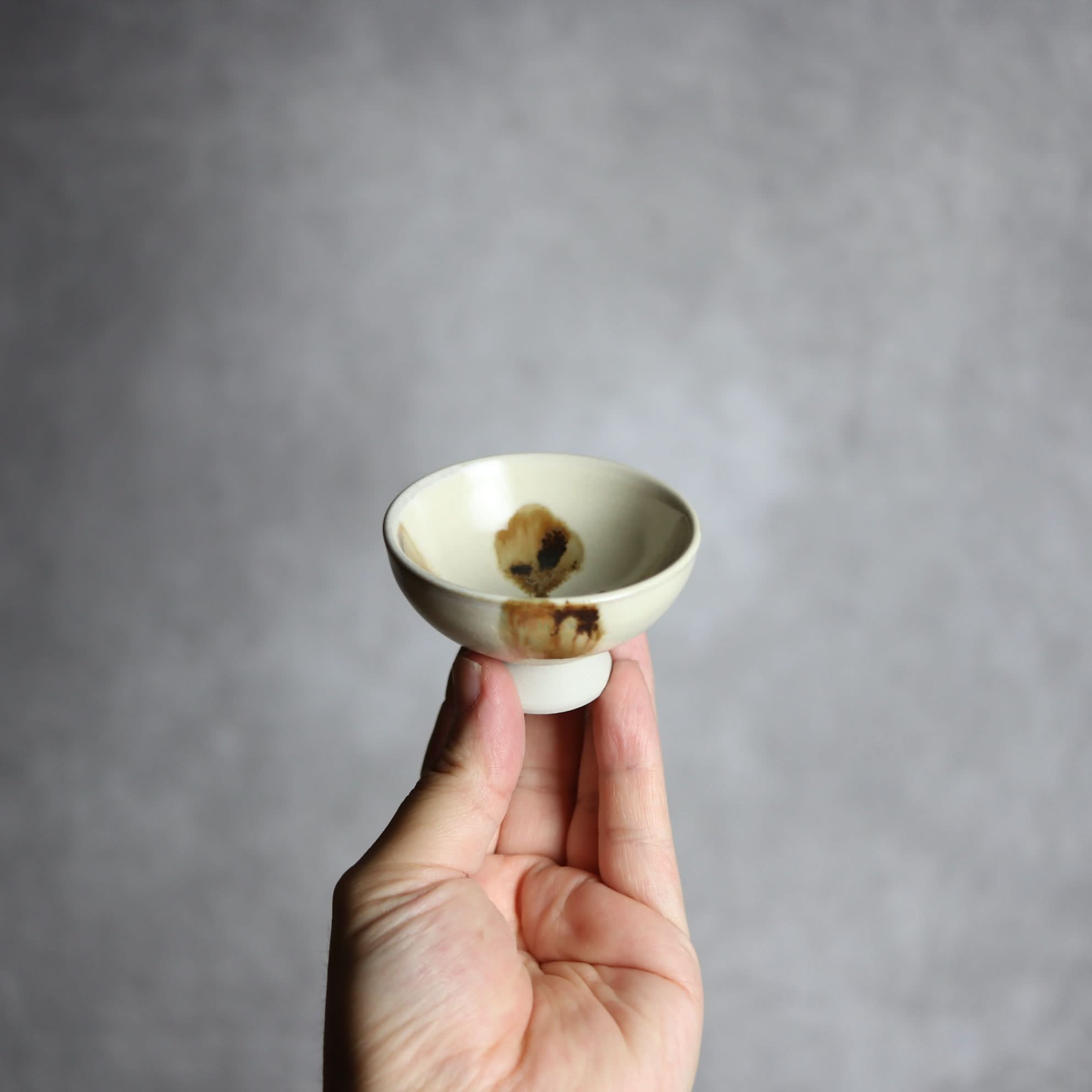 ぐい呑1 飴釉 点打 やちむん 陶器 拓美窯 やちむん 陶器.