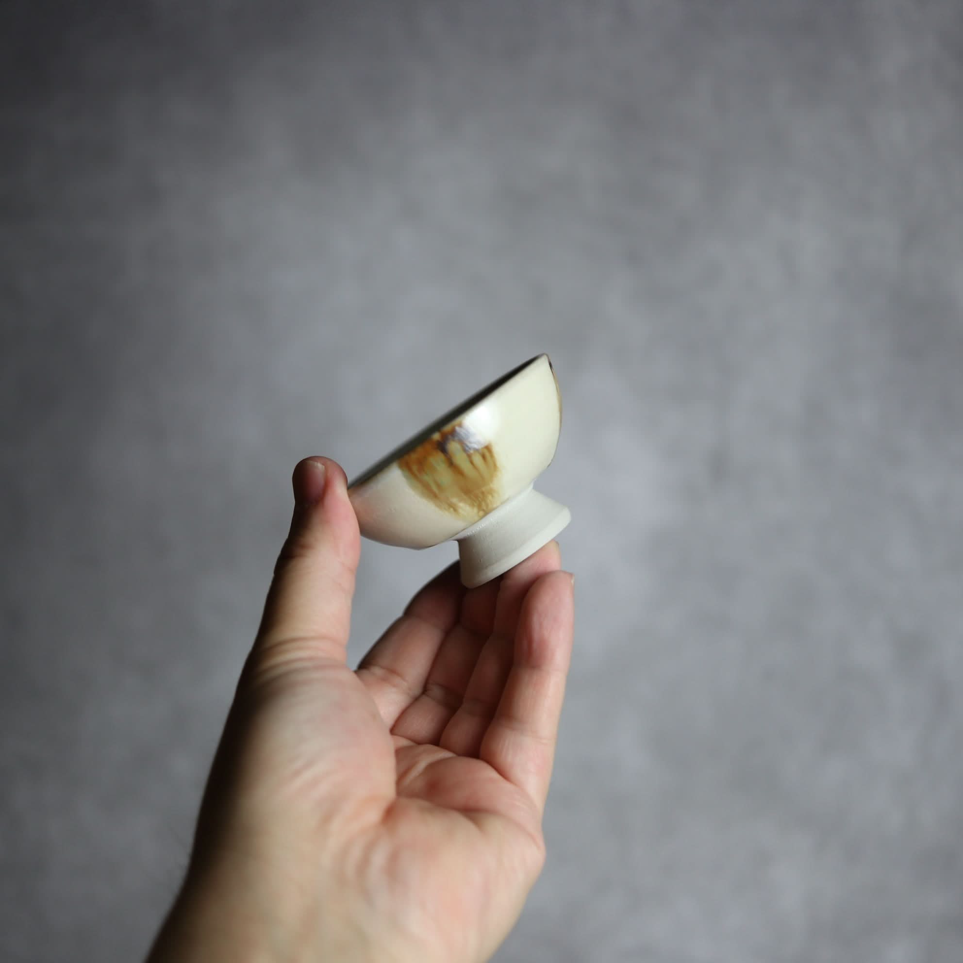 ぐい呑1 飴釉 点打 やちむん 陶器 拓美窯 やちむん 陶器.