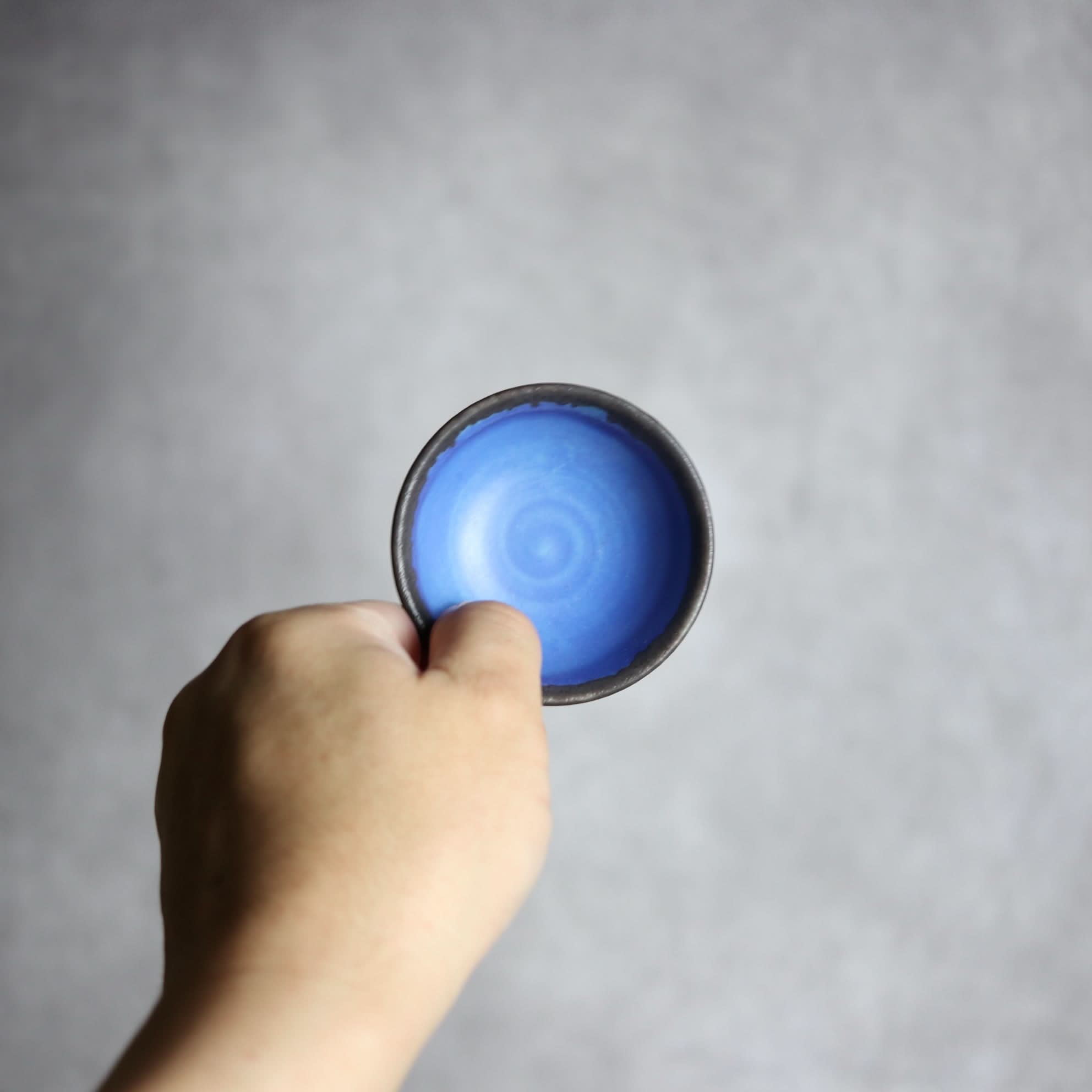 ぐい呑1 黒 ペルシャ釉 やちむん 陶器 拓美窯 やちむん 陶器.