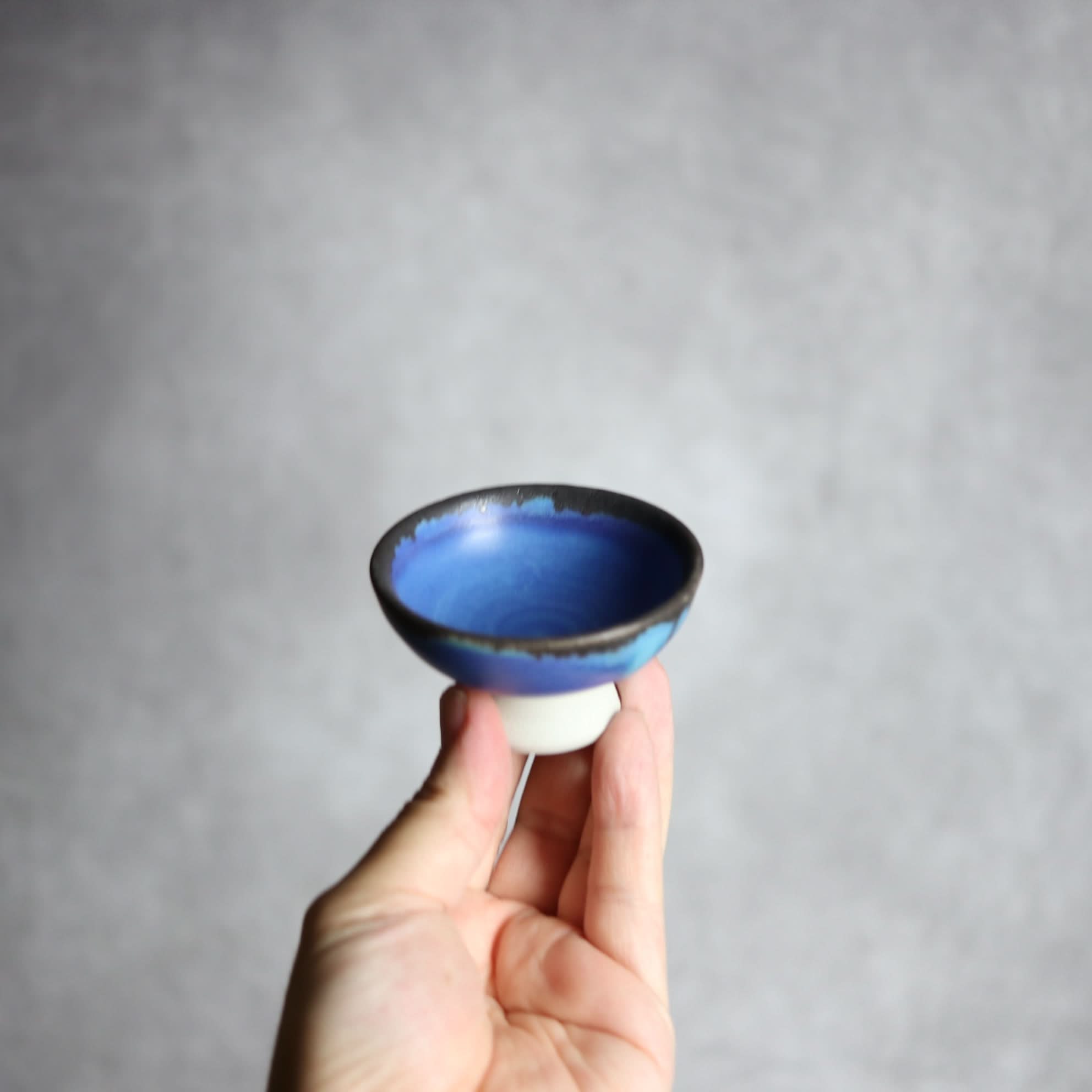 ぐい呑1 黒 ペルシャ釉 やちむん 陶器 拓美窯 やちむん 陶器.