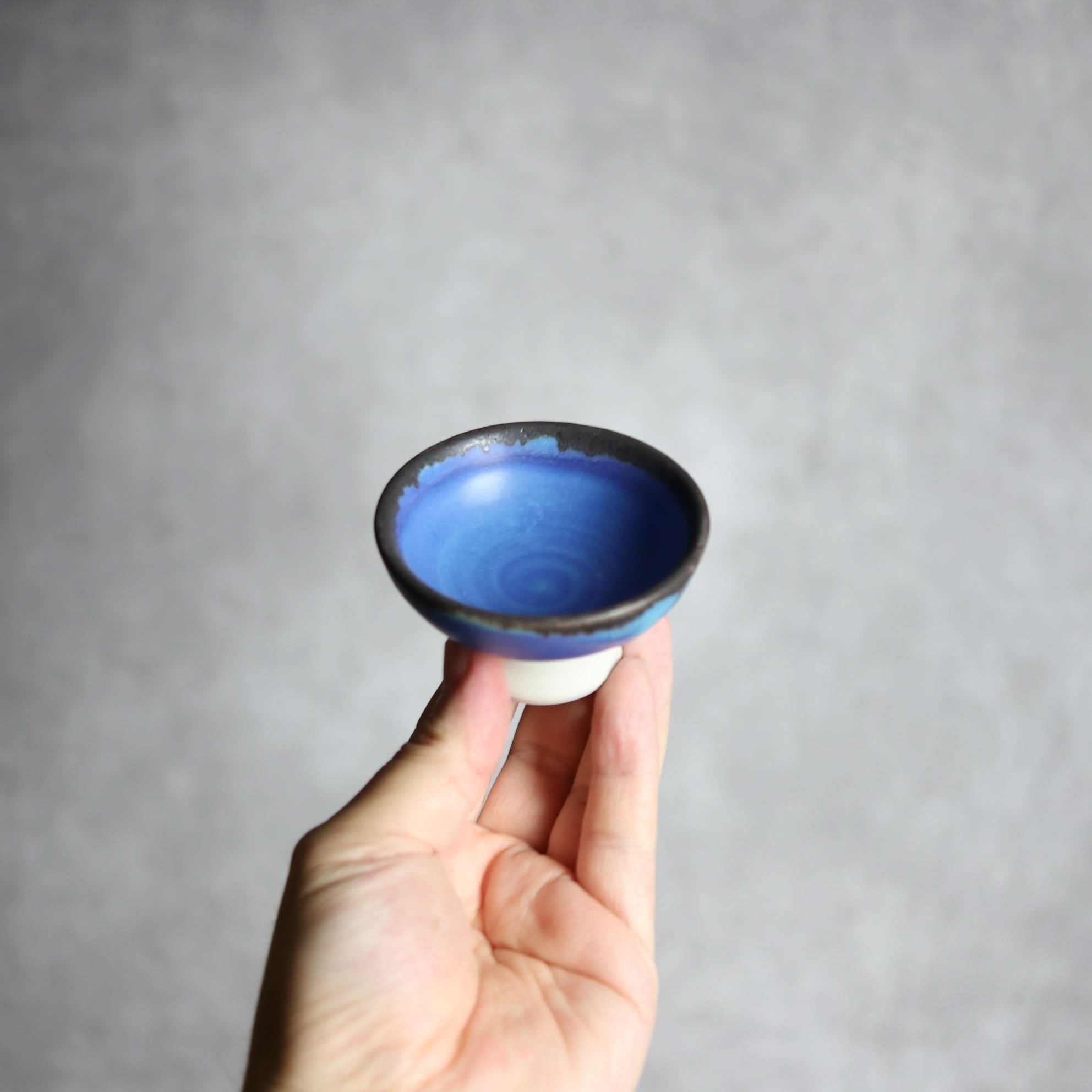 ぐい呑1 黒 ペルシャ釉 やちむん 陶器 拓美窯 やちむん 陶器.