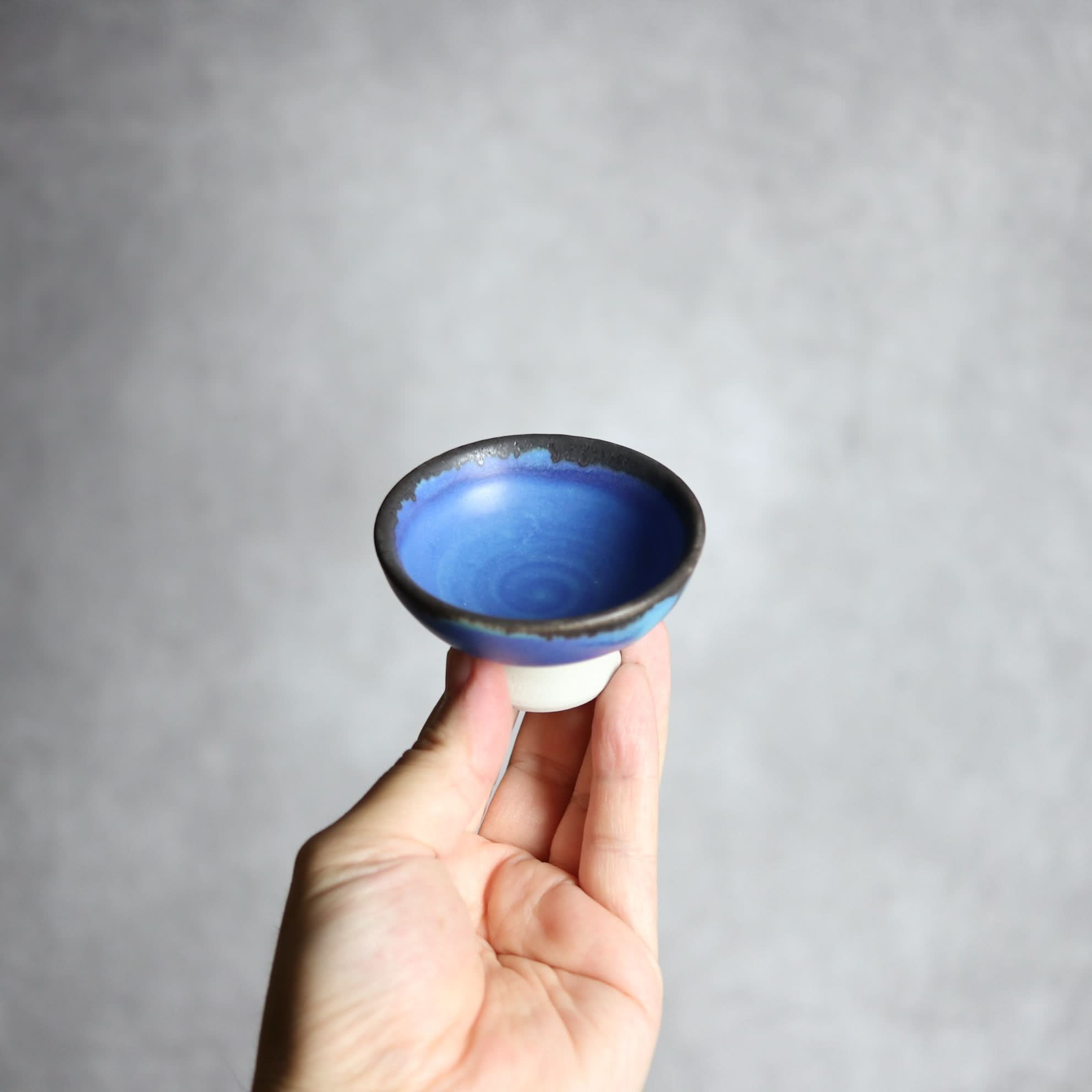 ぐい呑1 黒 ペルシャ釉 やちむん 陶器 拓美窯 やちむん 陶器.