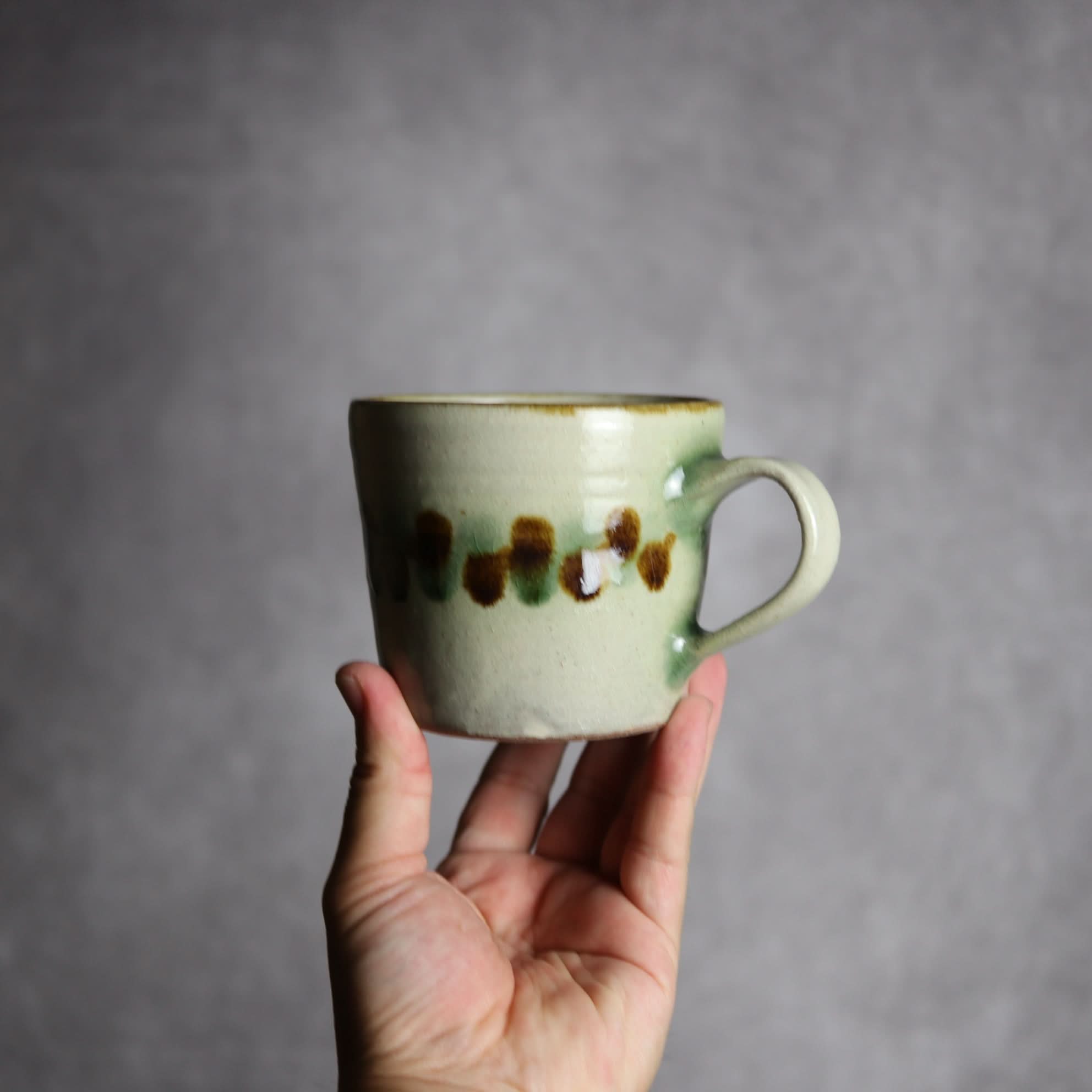 マグカップ2 三彩 点打 やちむん 陶器 やちむん工房 mug 陶器.