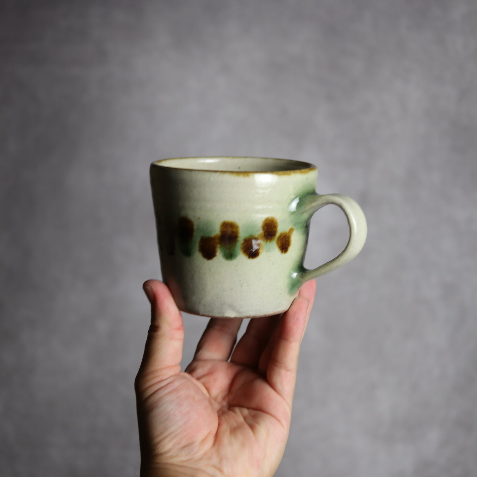 マグカップ2 三彩 点打 やちむん 陶器 やちむん工房 mug