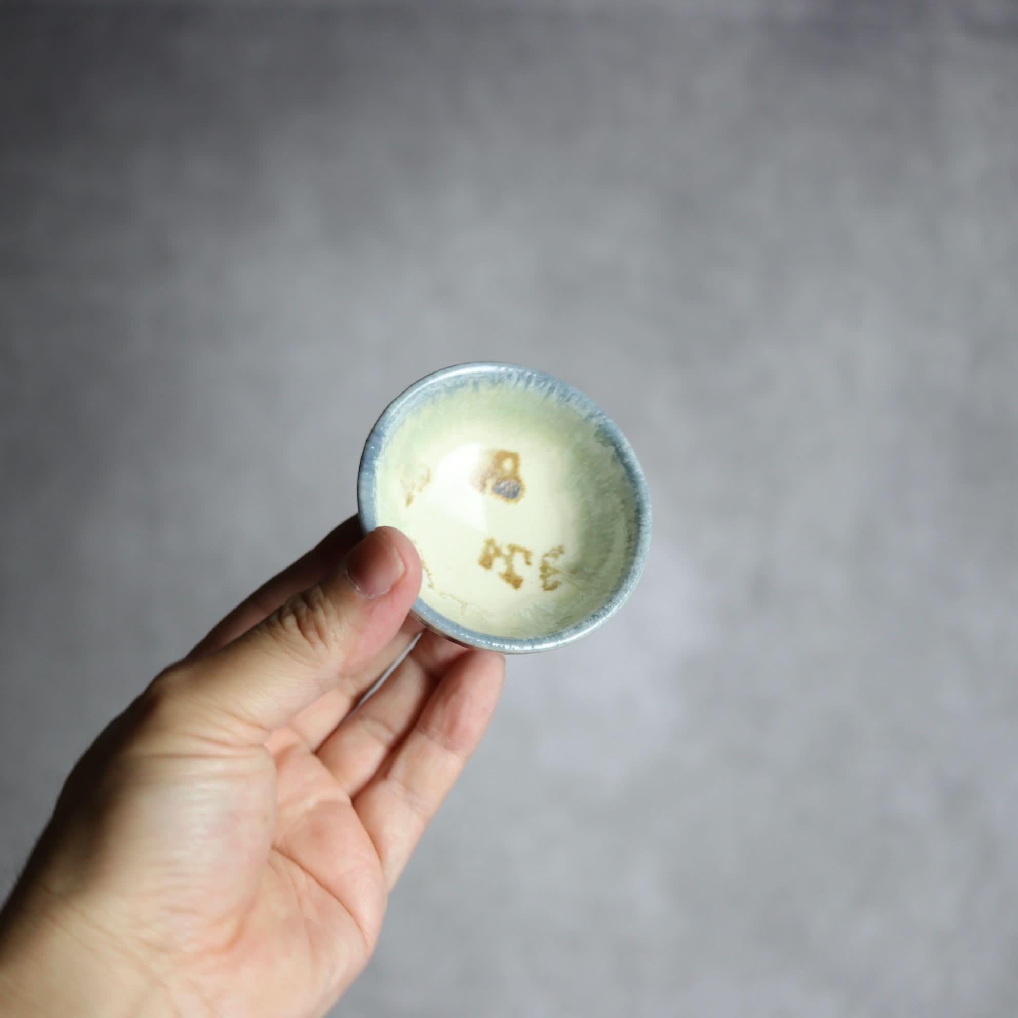 ぐい呑1 青釉 掛釉 やちむん 陶器 拓美窯 やちむん 陶器.