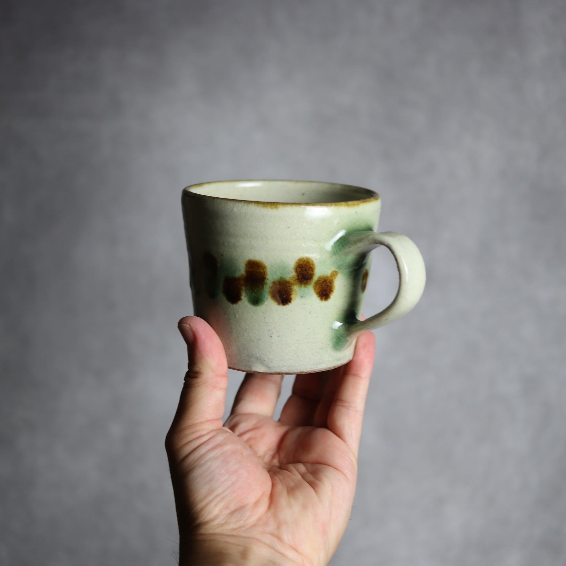 マグカップ2 三彩 点打 やちむん 陶器 やちむん工房 mug