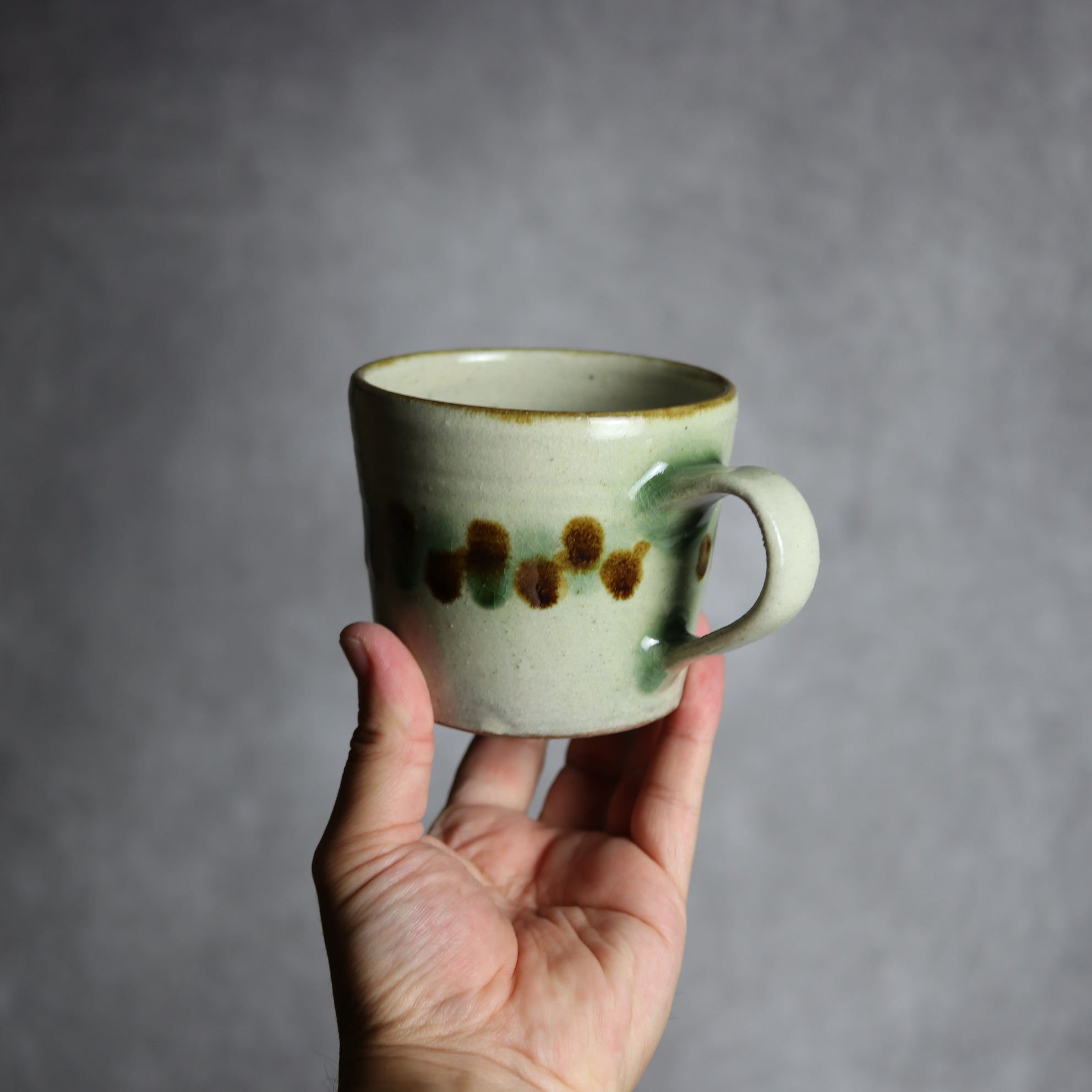 マグカップ2 三彩 点打 やちむん 陶器 やちむん工房 mug
