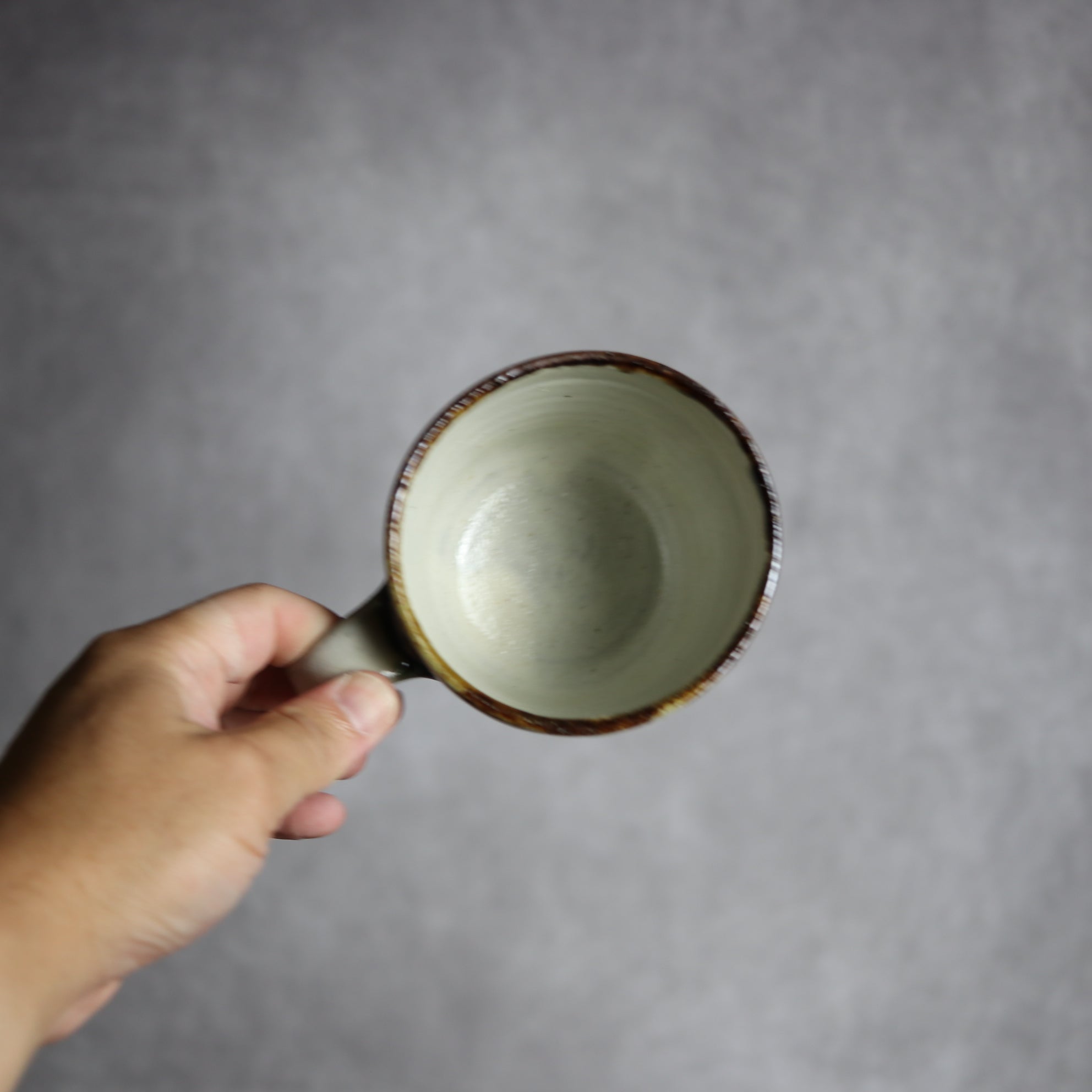 マグカップ1 三彩 点打 やちむん 陶器 やちむん工房 mug