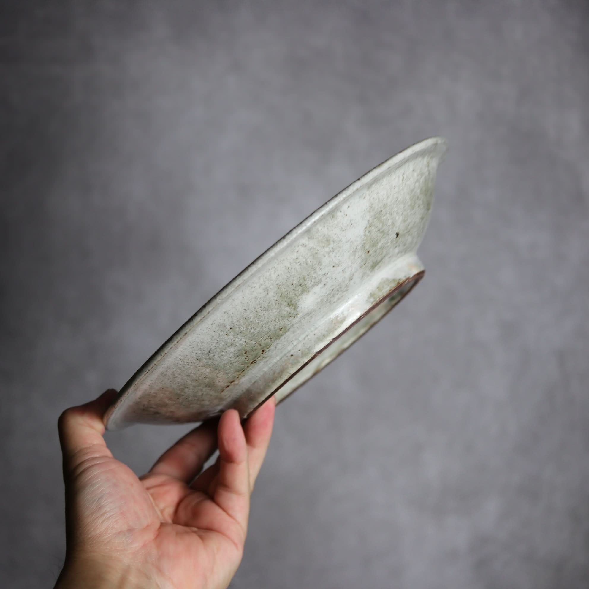 8寸リム丸皿1 白 やちむん 陶器 森製陶所 やちむん 陶器.