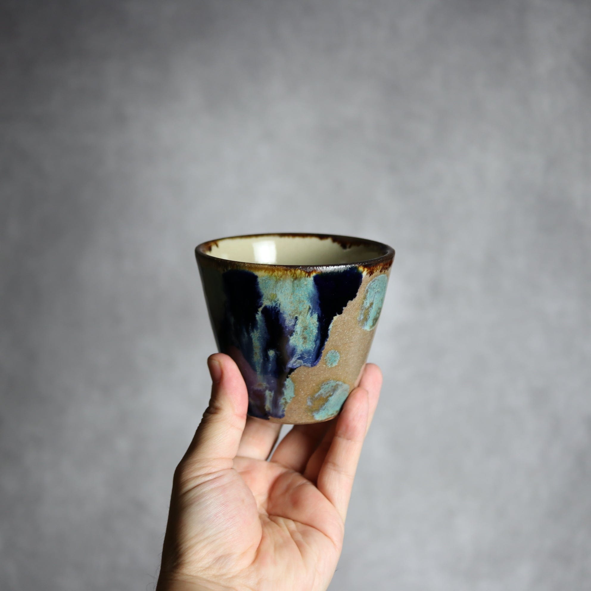 フリーカップ1 青三彩紋 やちむん 陶器 エドメ陶房 やちむん 陶器.