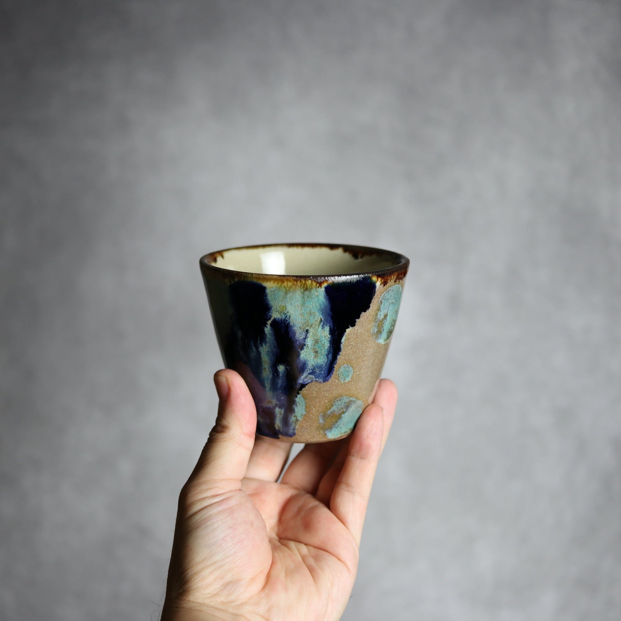 フリーカップ1 青三彩紋 やちむん 陶器 エドメ陶房 やちむん 陶器.