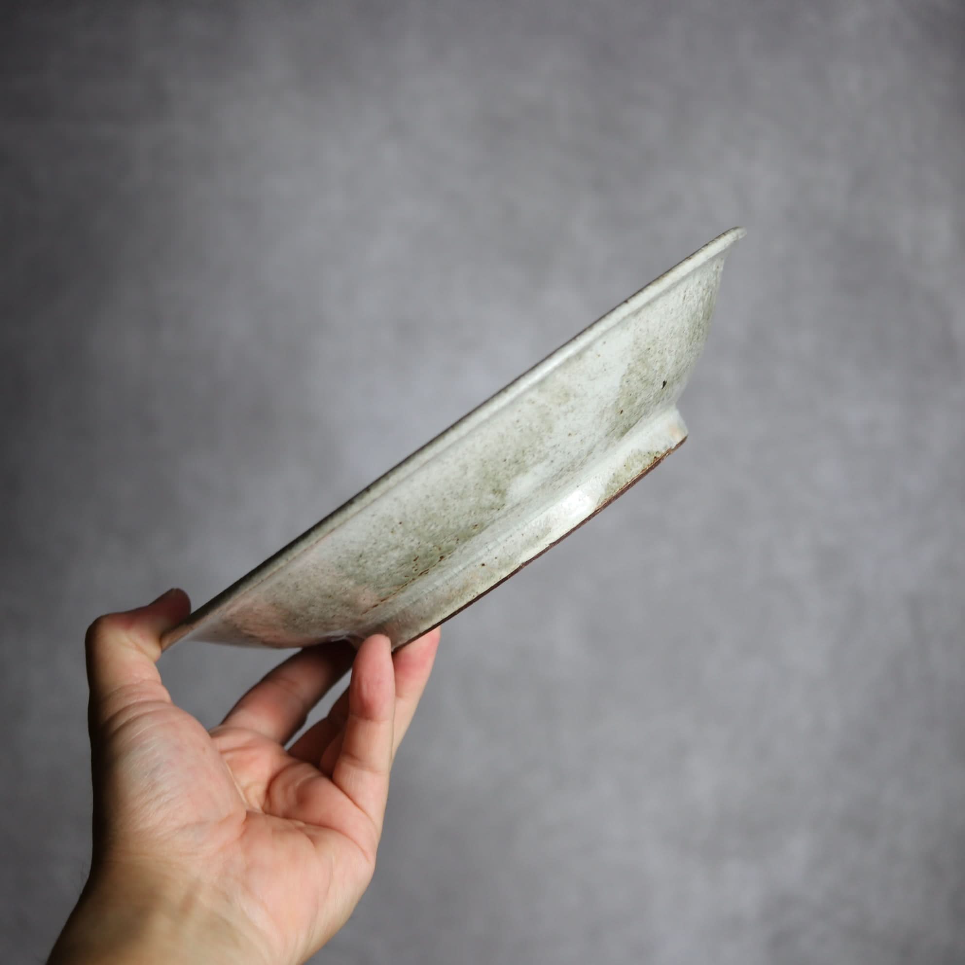 8寸リム丸皿1 白 やちむん 陶器 森製陶所 やちむん 陶器.