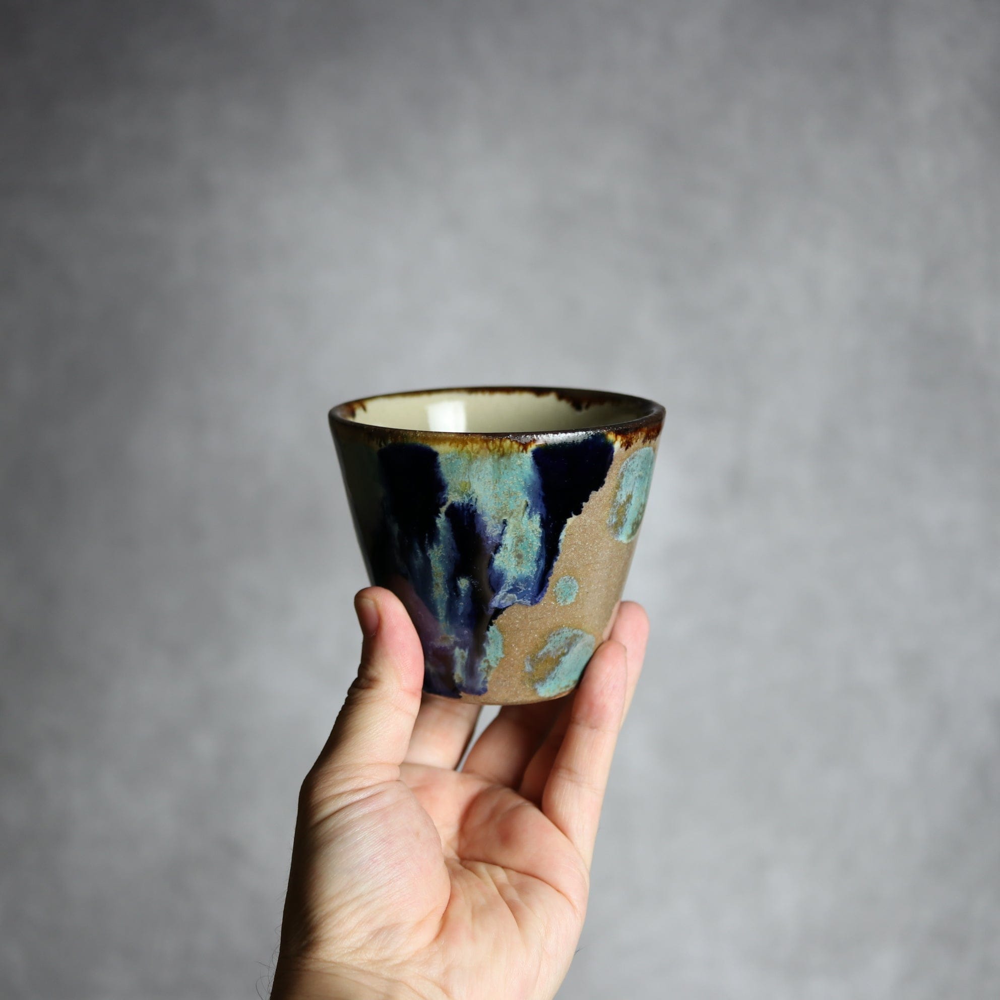 フリーカップ1 青三彩紋 やちむん 陶器 エドメ陶房 やちむん 陶器.