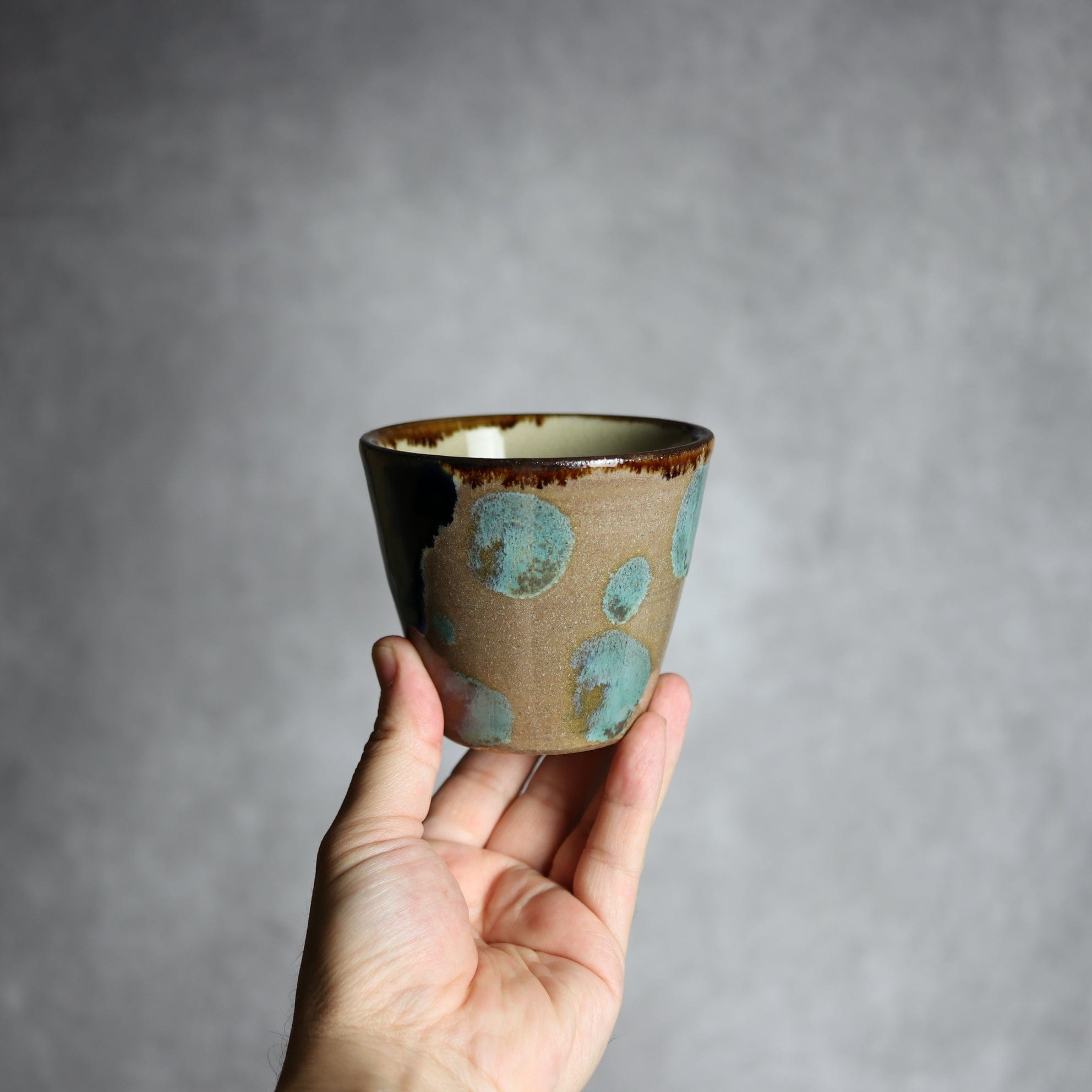 フリーカップ1 青三彩紋 やちむん 陶器 エドメ陶房 やちむん 陶器.