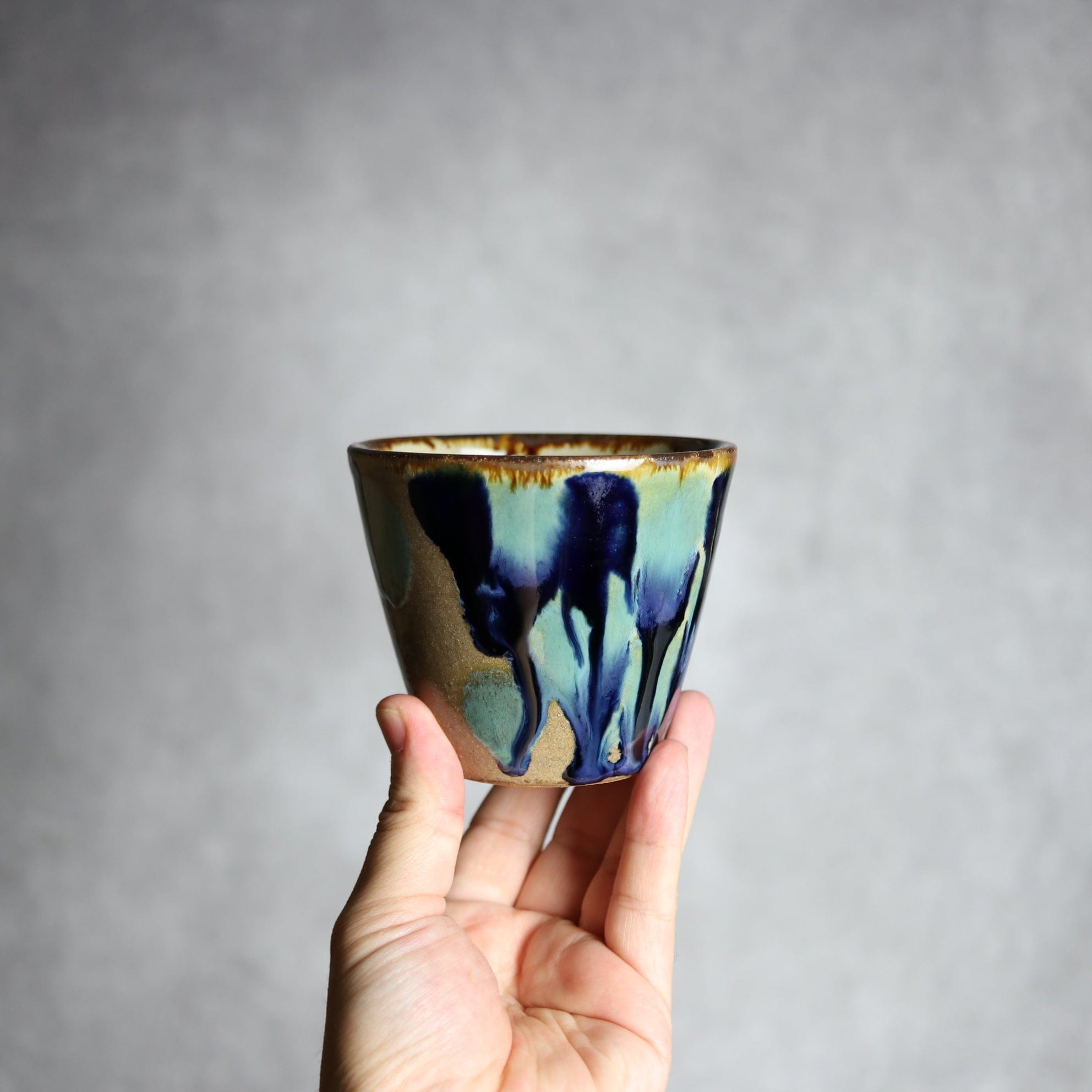 フリーカップ1 青三彩紋 やちむん 陶器 エドメ陶房 やちむん 陶器.