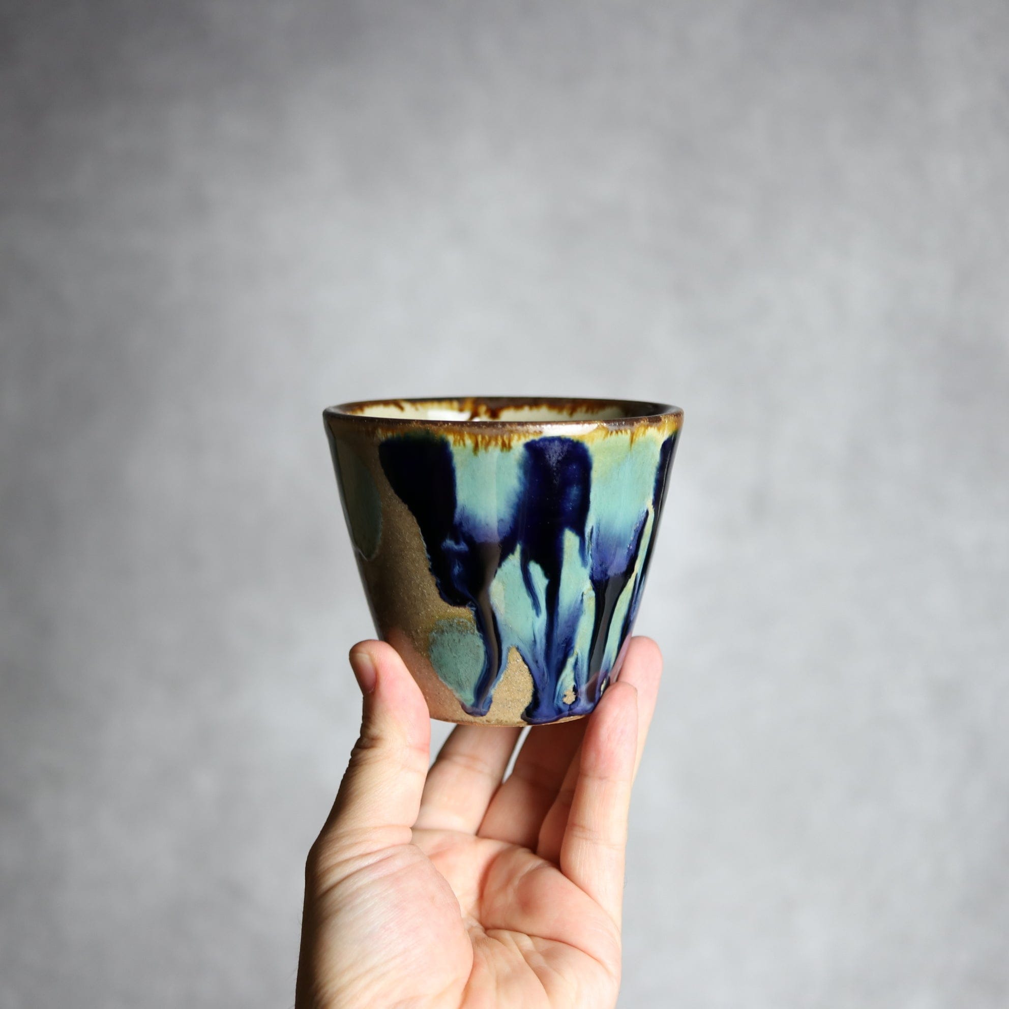 フリーカップ1 青三彩紋 やちむん 陶器 エドメ陶房 やちむん 陶器.