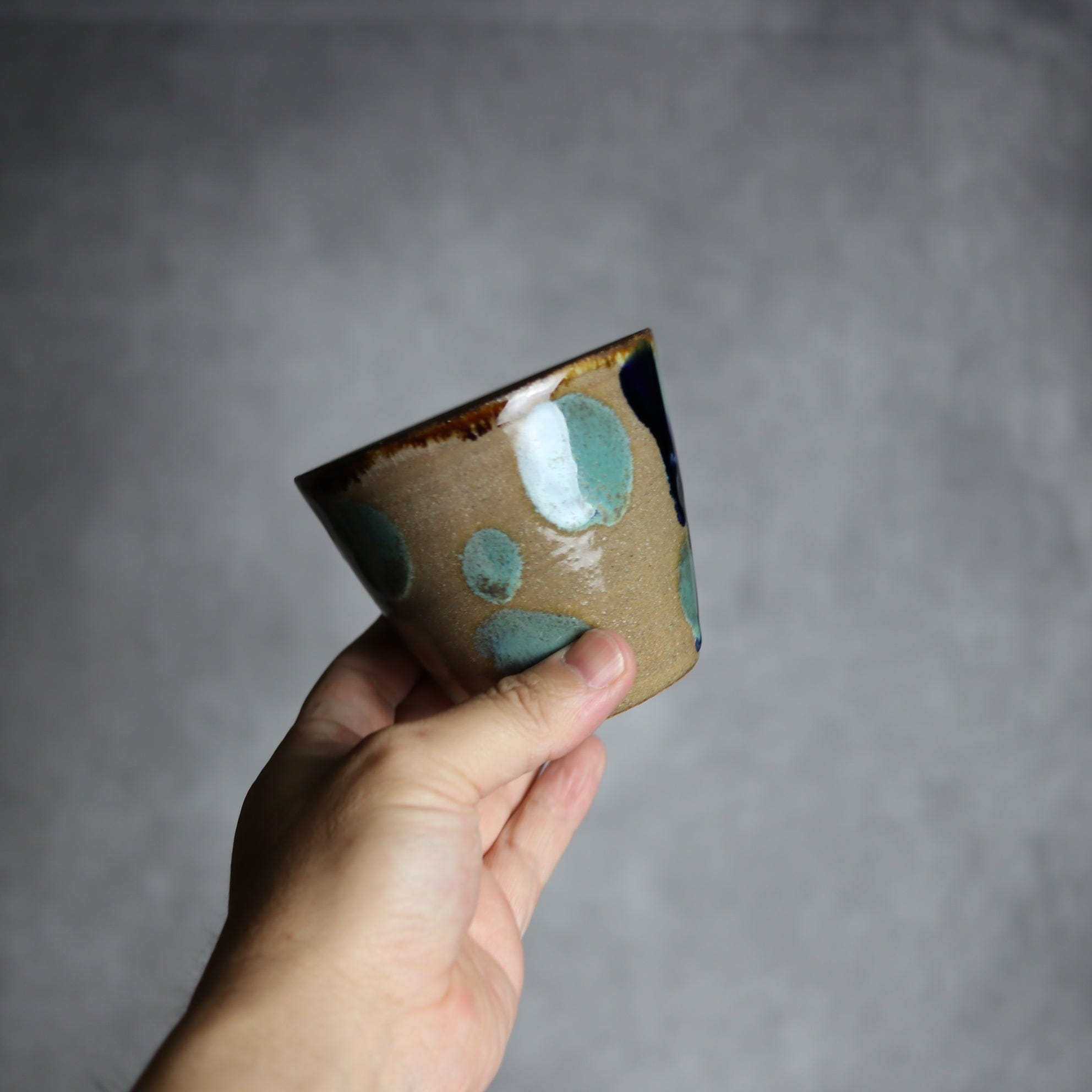 フリーカップ1 青三彩紋 やちむん 陶器 エドメ陶房 やちむん 陶器.