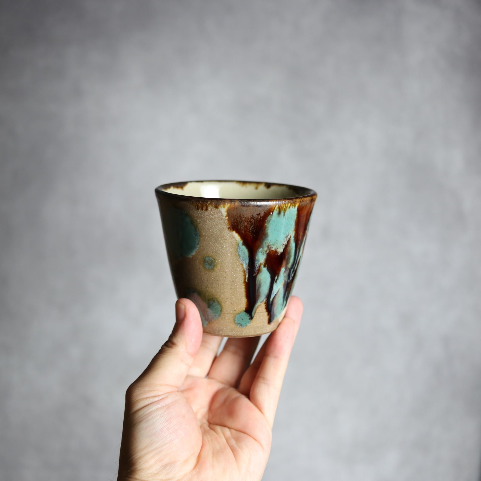 エドメ陶房 - フリーカップ1 三彩紋 やちむん 陶器 エドメ陶房 - mundasui