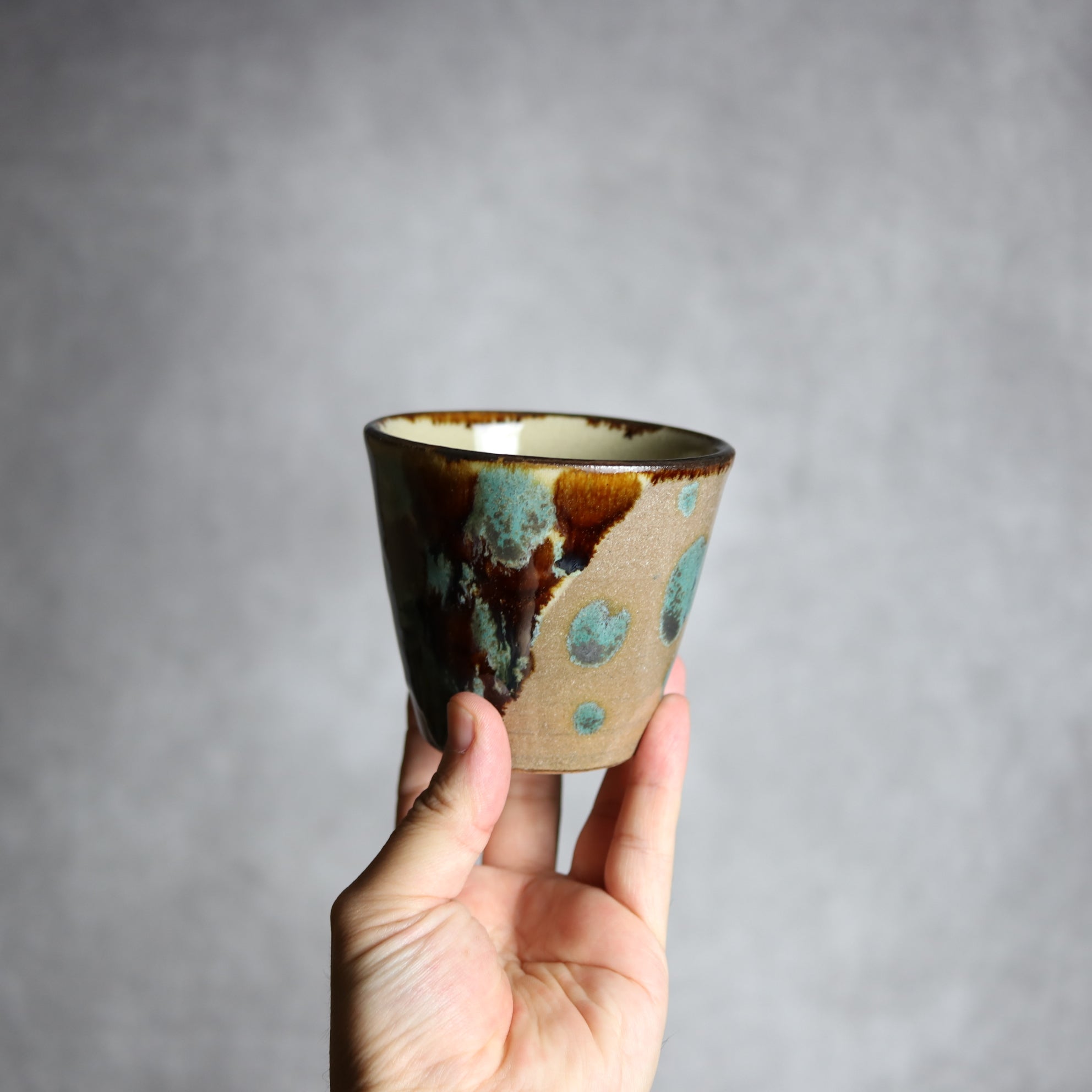 エドメ陶房 - フリーカップ1 三彩紋 やちむん 陶器 エドメ陶房 - mundasui