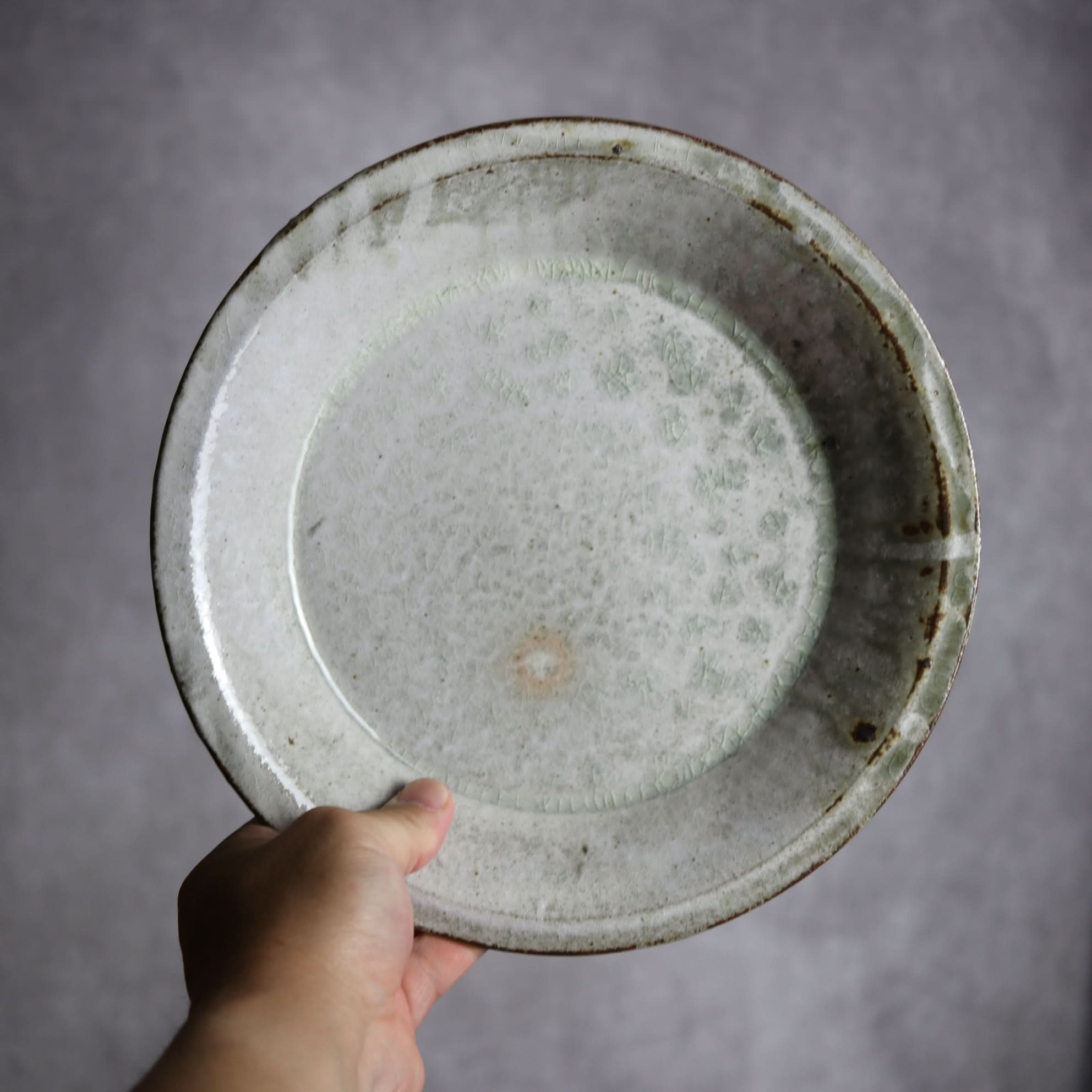 8寸リム平皿1 白 やちむん 陶器 森製陶所 やちむん 陶器.