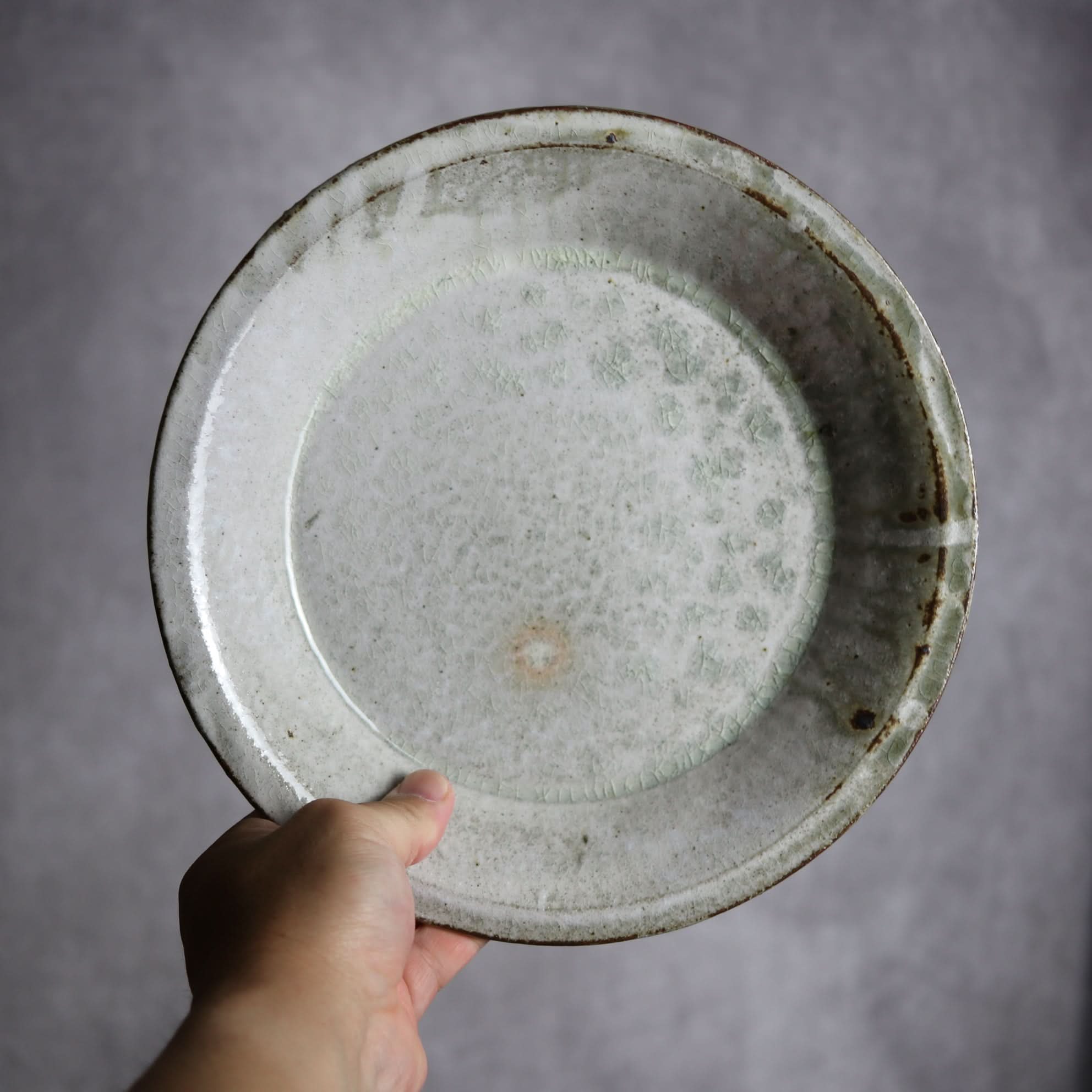 8寸リム平皿1 白 やちむん 陶器 森製陶所 やちむん 陶器.