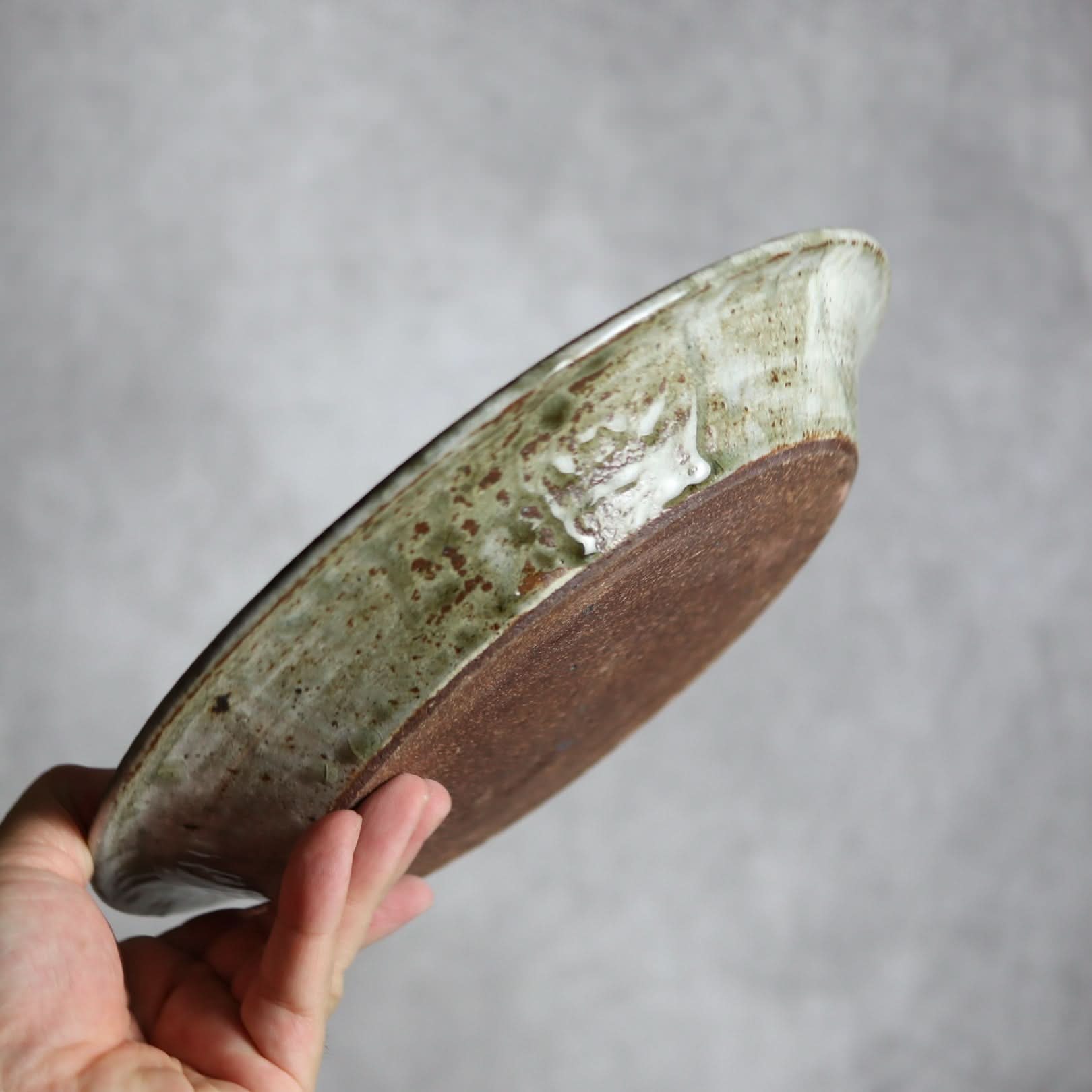 8寸リム平皿1 白 やちむん 陶器 森製陶所 やちむん 陶器.