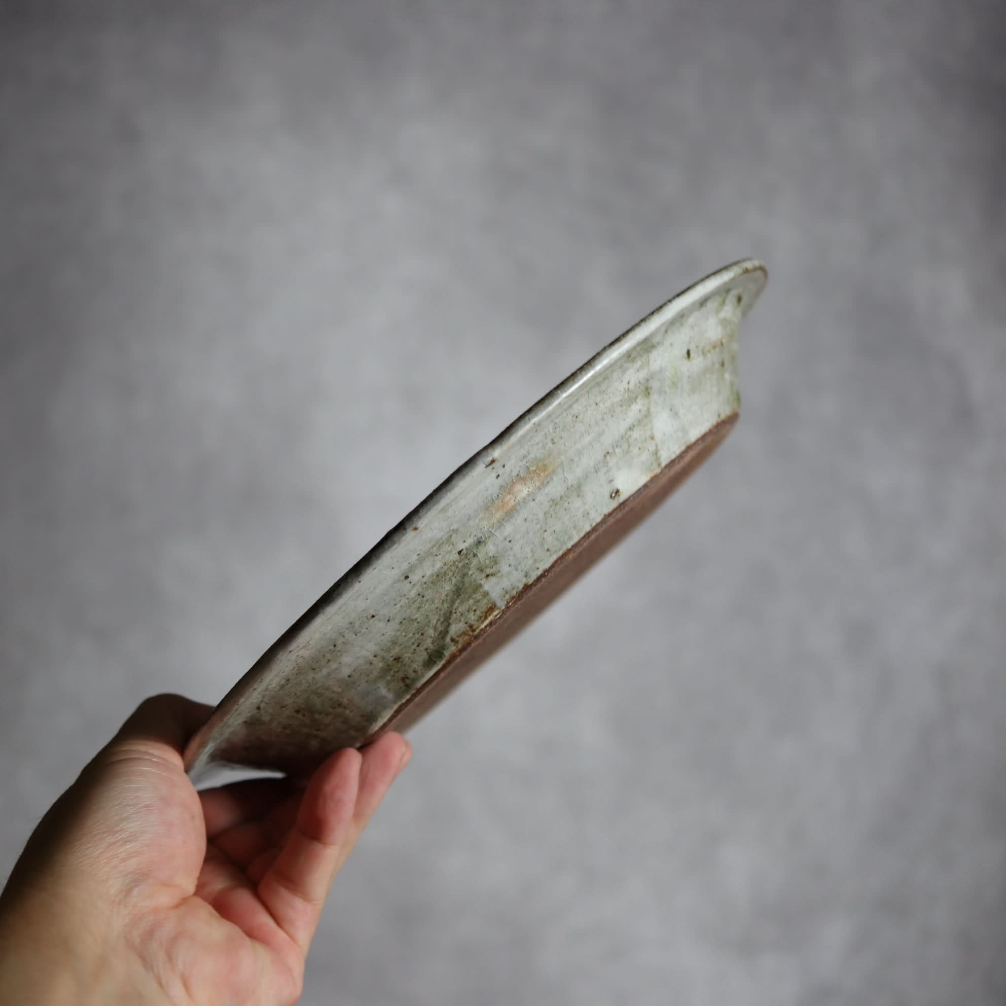 8寸リム平皿1 白 やちむん 陶器 森製陶所 やちむん 陶器.