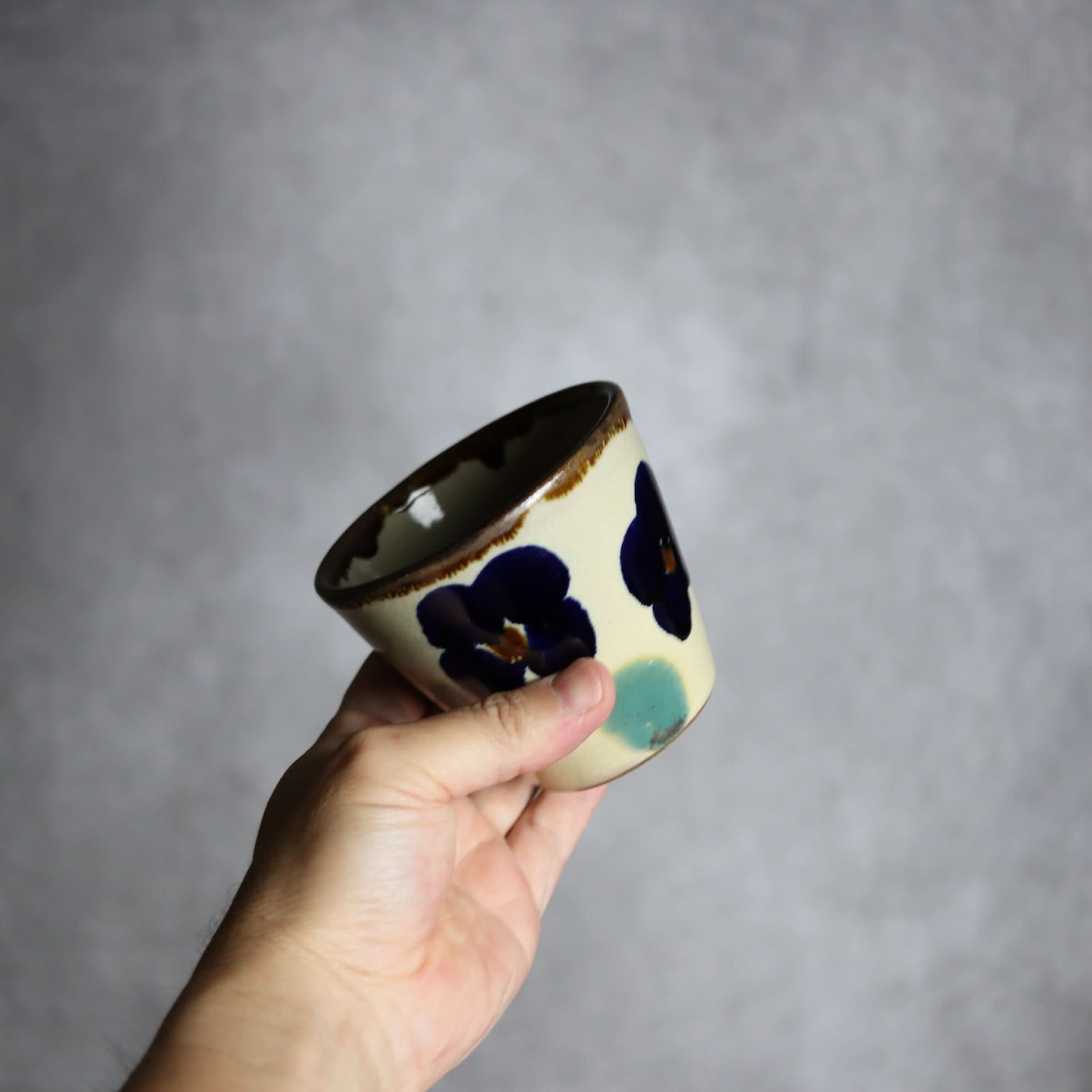 フリーカップ1 花紋 やちむん 陶器 エドメ陶房 やちむん 陶器.