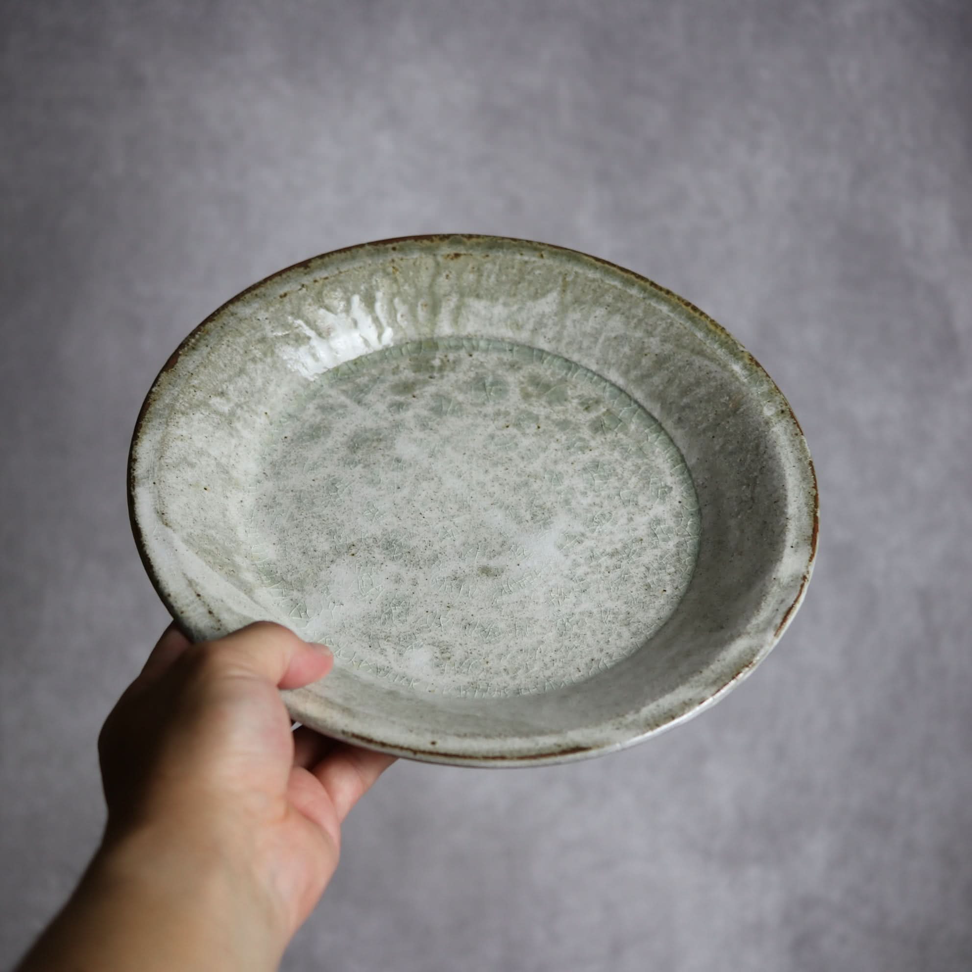 8寸リム平皿2 白 やちむん 陶器 森製陶所 やちむん 陶器.