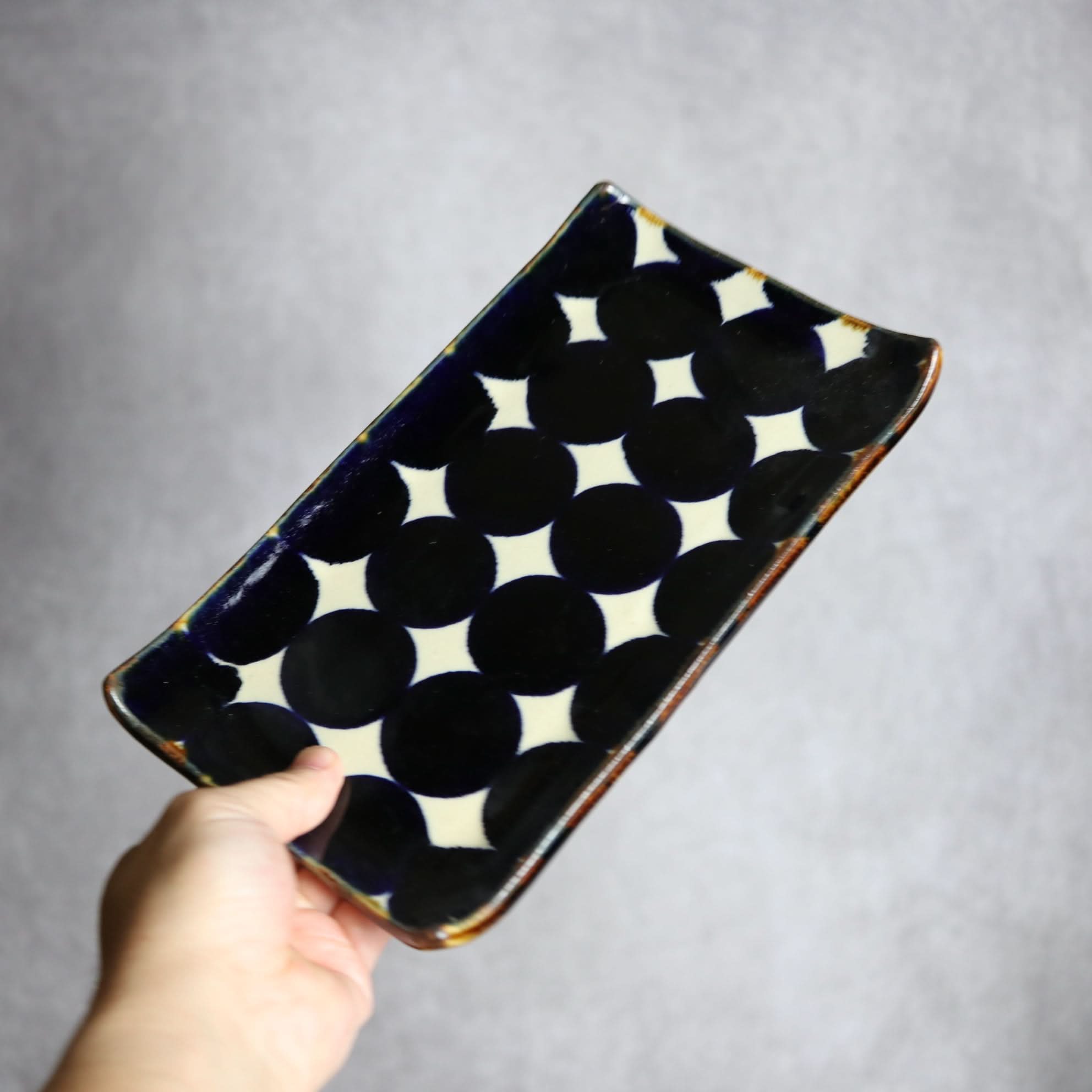 セミロングプレート1 青ドット紋 やちむん 陶器 エドメ陶房 やちむん 陶器.