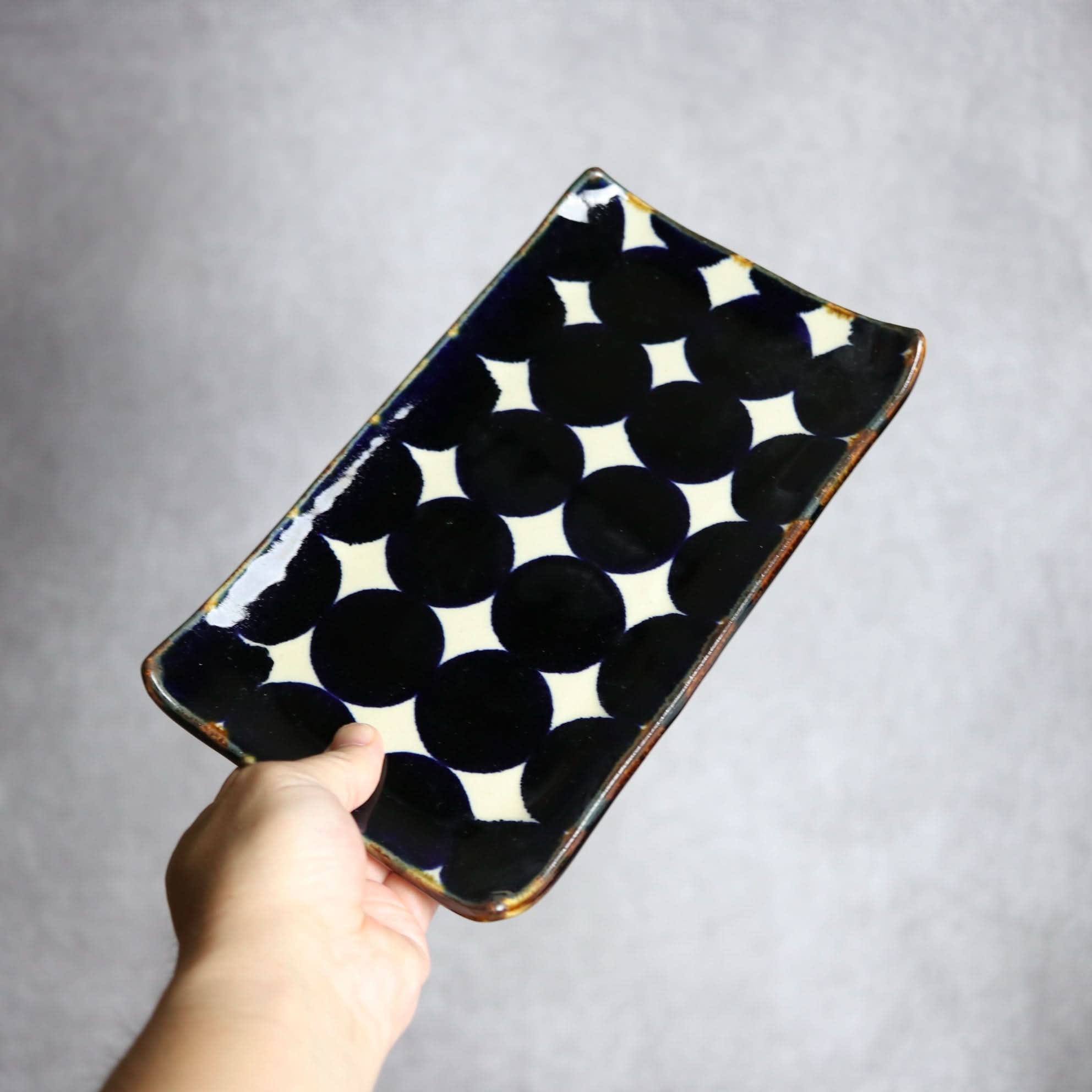 セミロングプレート1 青ドット紋 やちむん 陶器 エドメ陶房 やちむん 陶器.