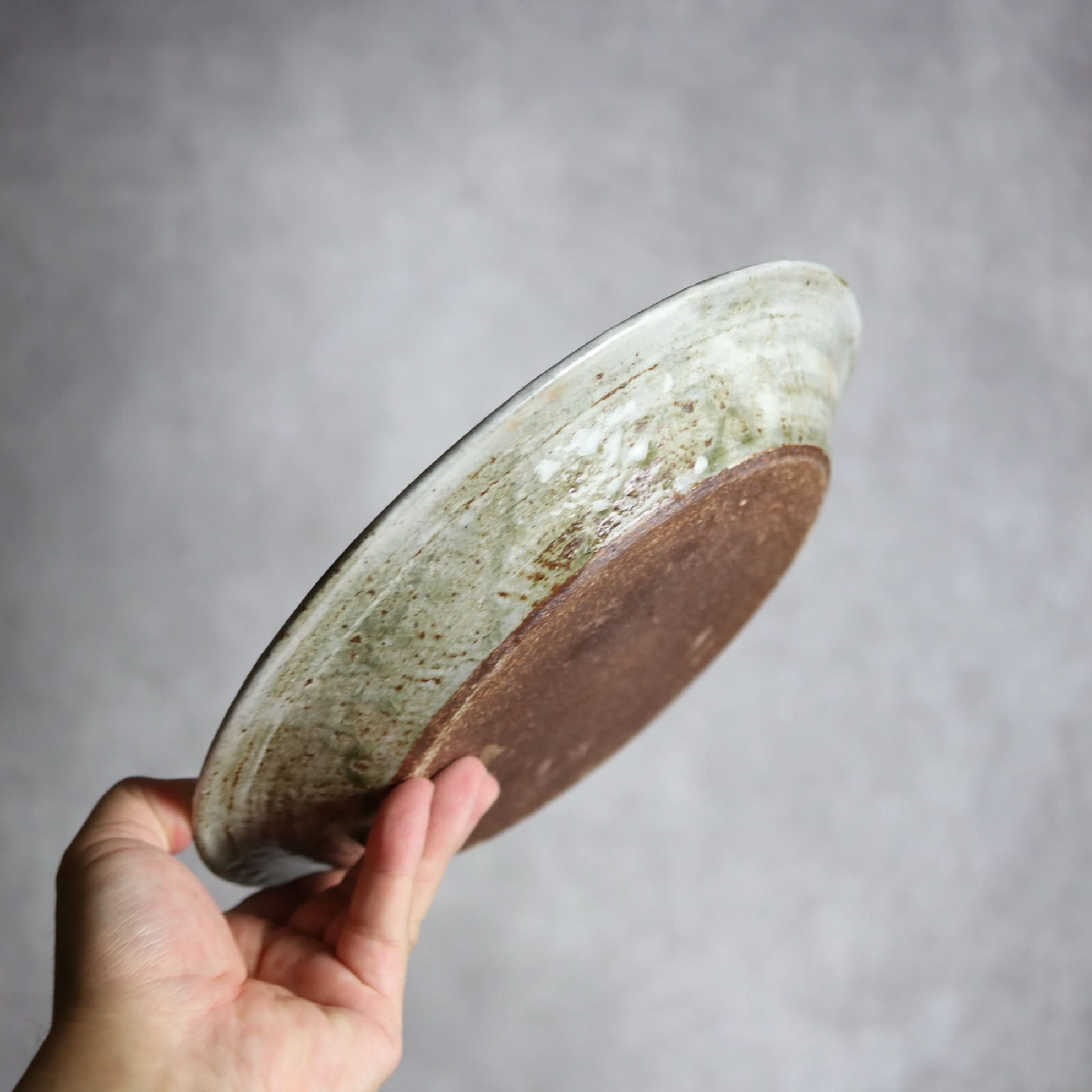 8寸リム平皿2 白 やちむん 陶器 森製陶所 やちむん 陶器.