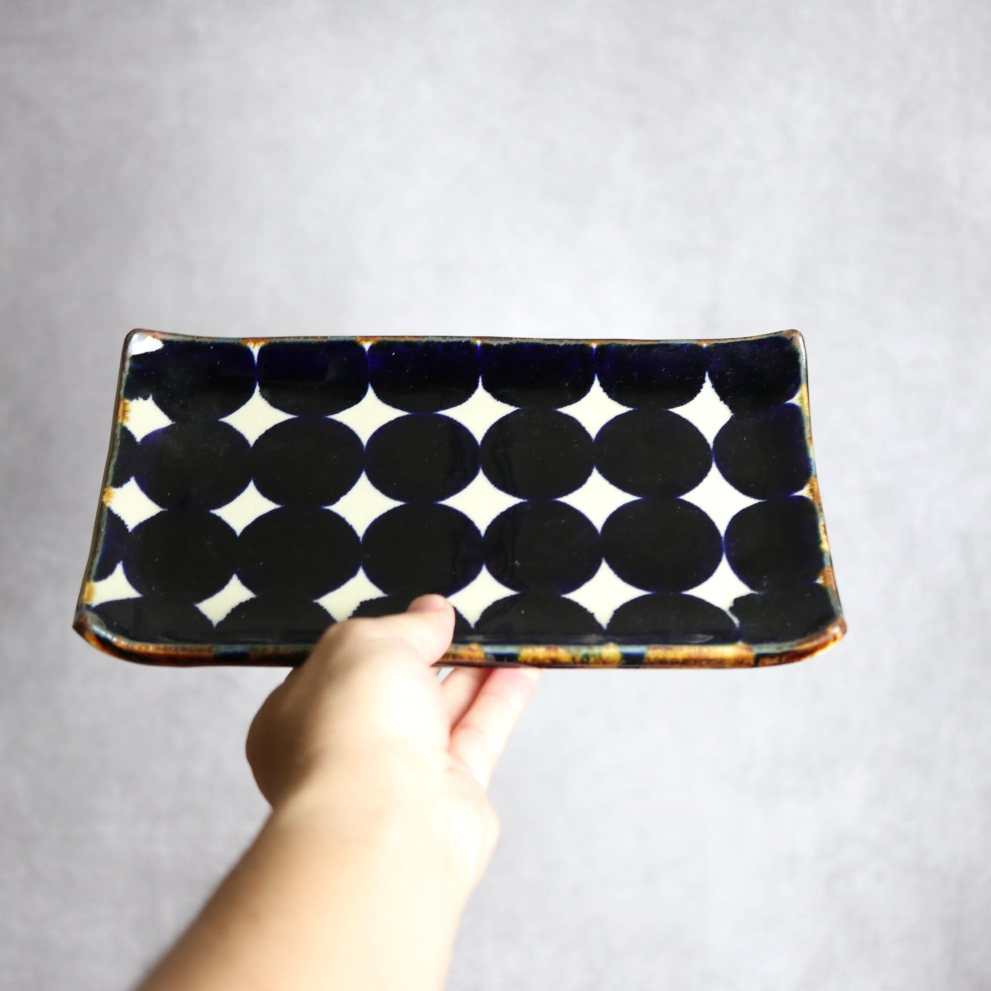 セミロングプレート1 青ドット紋 やちむん 陶器 エドメ陶房 やちむん 陶器.