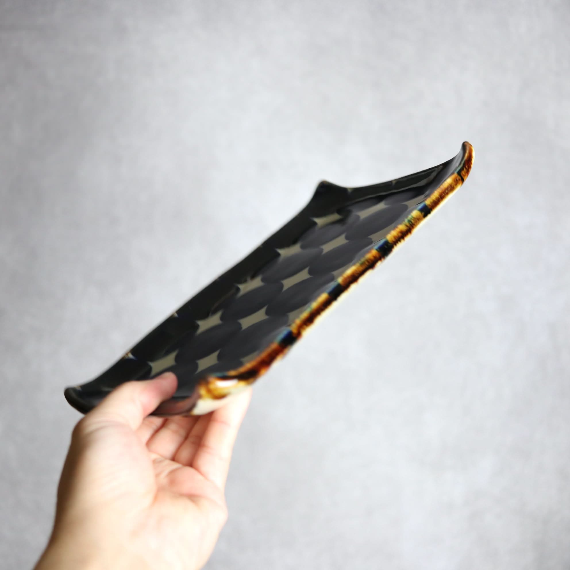 セミロングプレート1 青ドット紋 やちむん 陶器 エドメ陶房 やちむん 陶器.