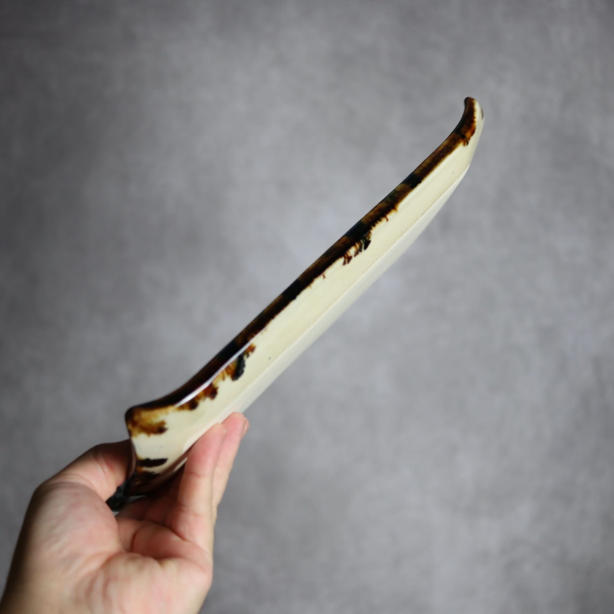 セミロングプレート1 青ドット紋 やちむん 陶器 エドメ陶房 やちむん 陶器.