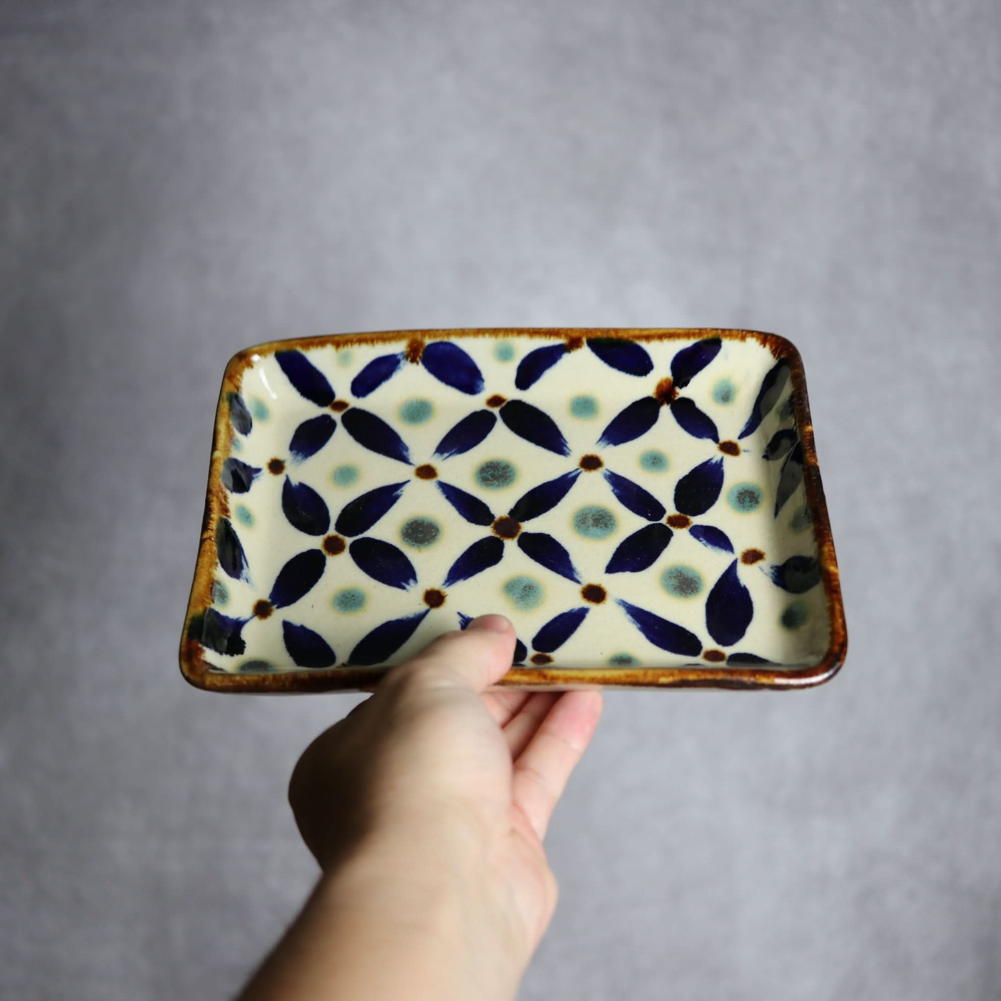 角皿1 網花紋 やちむん 陶器 エドメ陶房 やちむん 陶器.