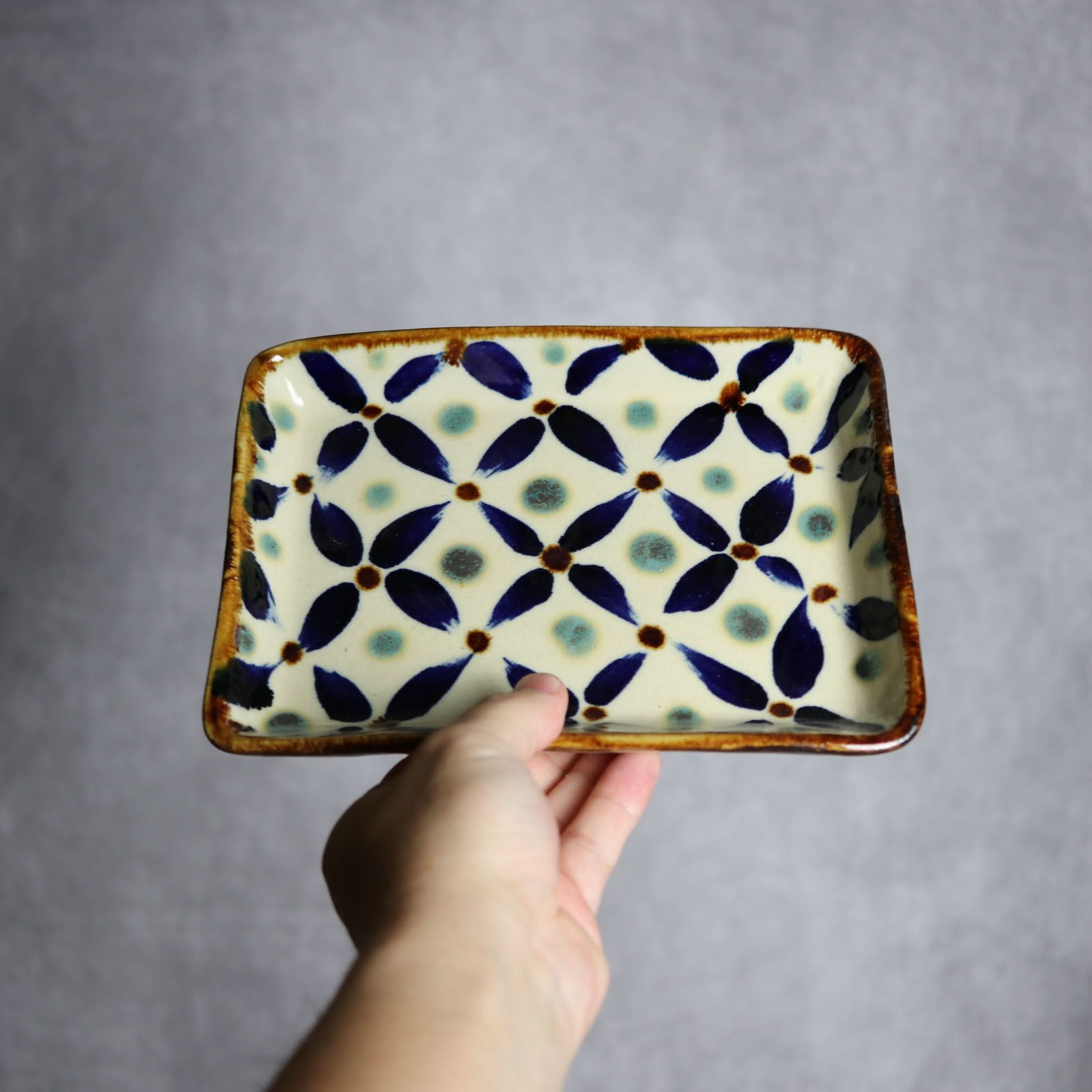 角皿1 網花紋 やちむん 陶器 エドメ陶房 やちむん 陶器.