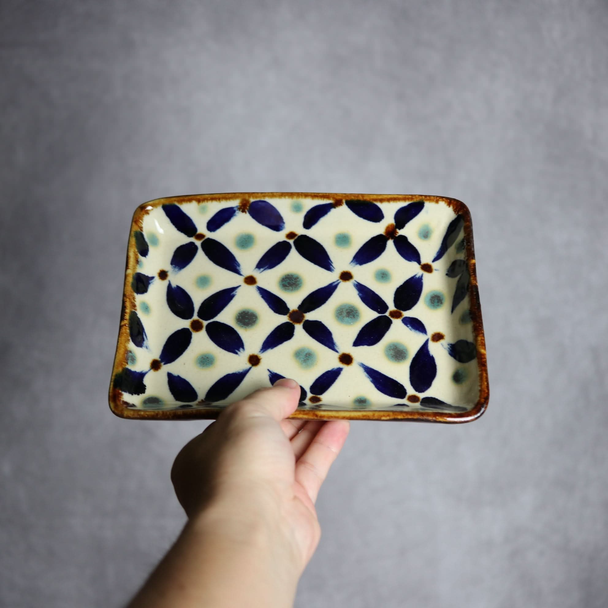 角皿1 網花紋 やちむん 陶器 エドメ陶房 やちむん 陶器.