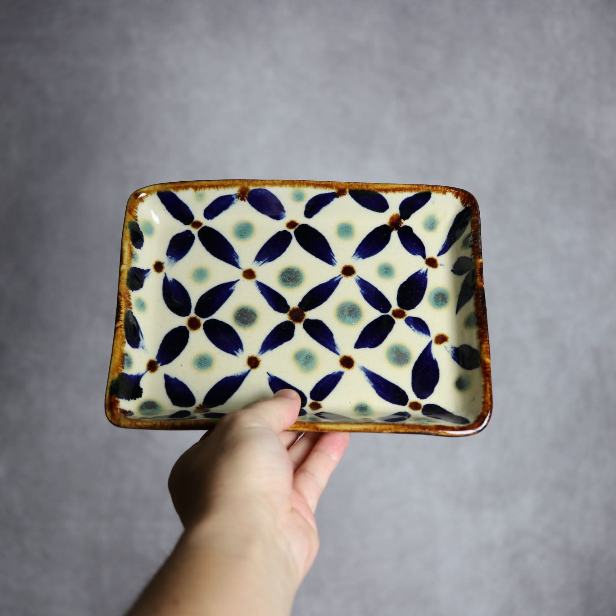 角皿1 網花紋 やちむん 陶器 エドメ陶房 やちむん 陶器.