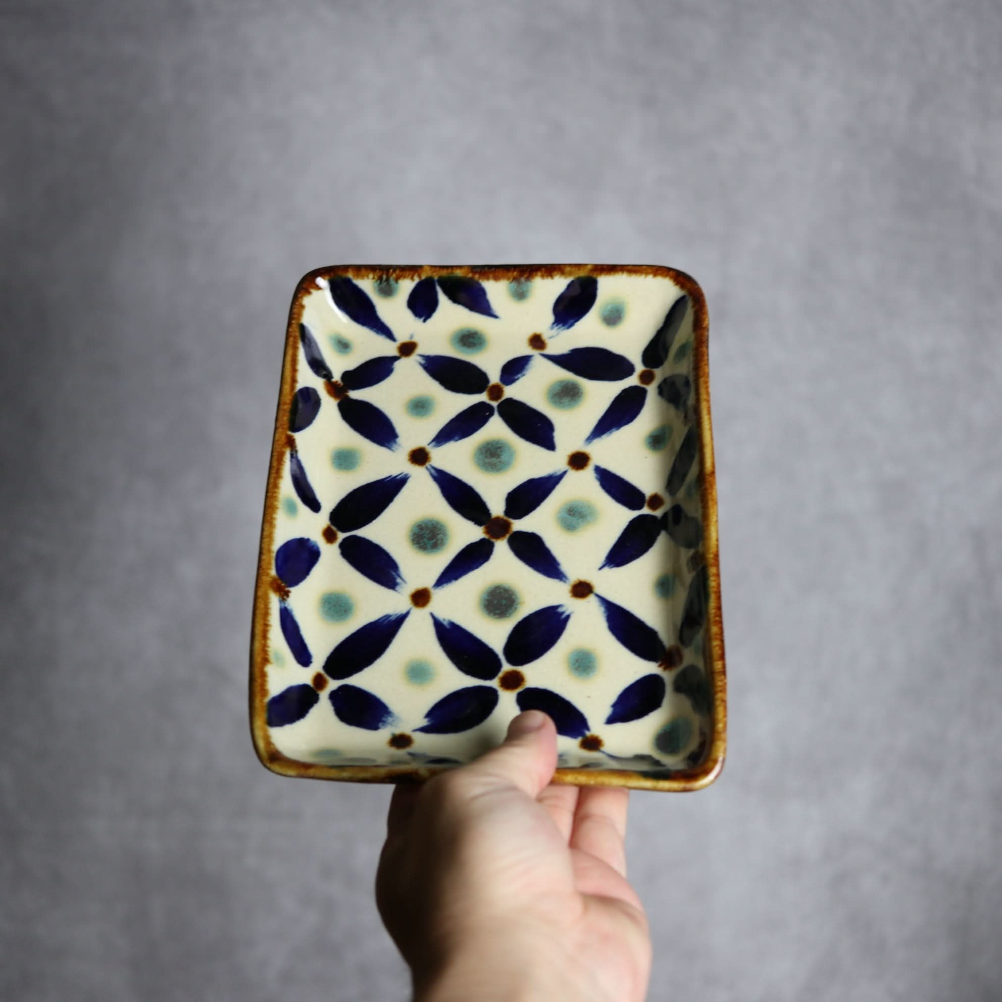 角皿1 網花紋 やちむん 陶器 エドメ陶房 やちむん 陶器.