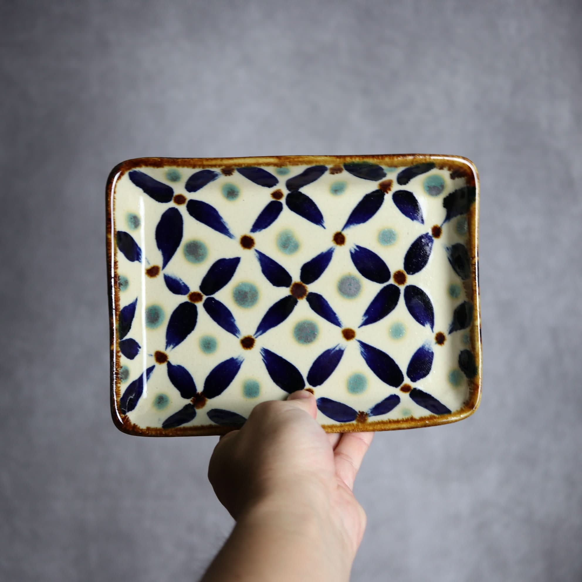 角皿1 網花紋 やちむん 陶器 エドメ陶房 やちむん 陶器.