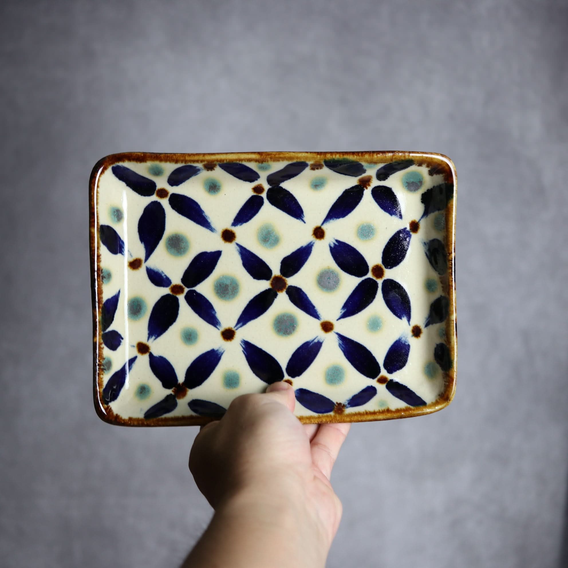 角皿1 網花紋 やちむん 陶器 エドメ陶房 やちむん 陶器.