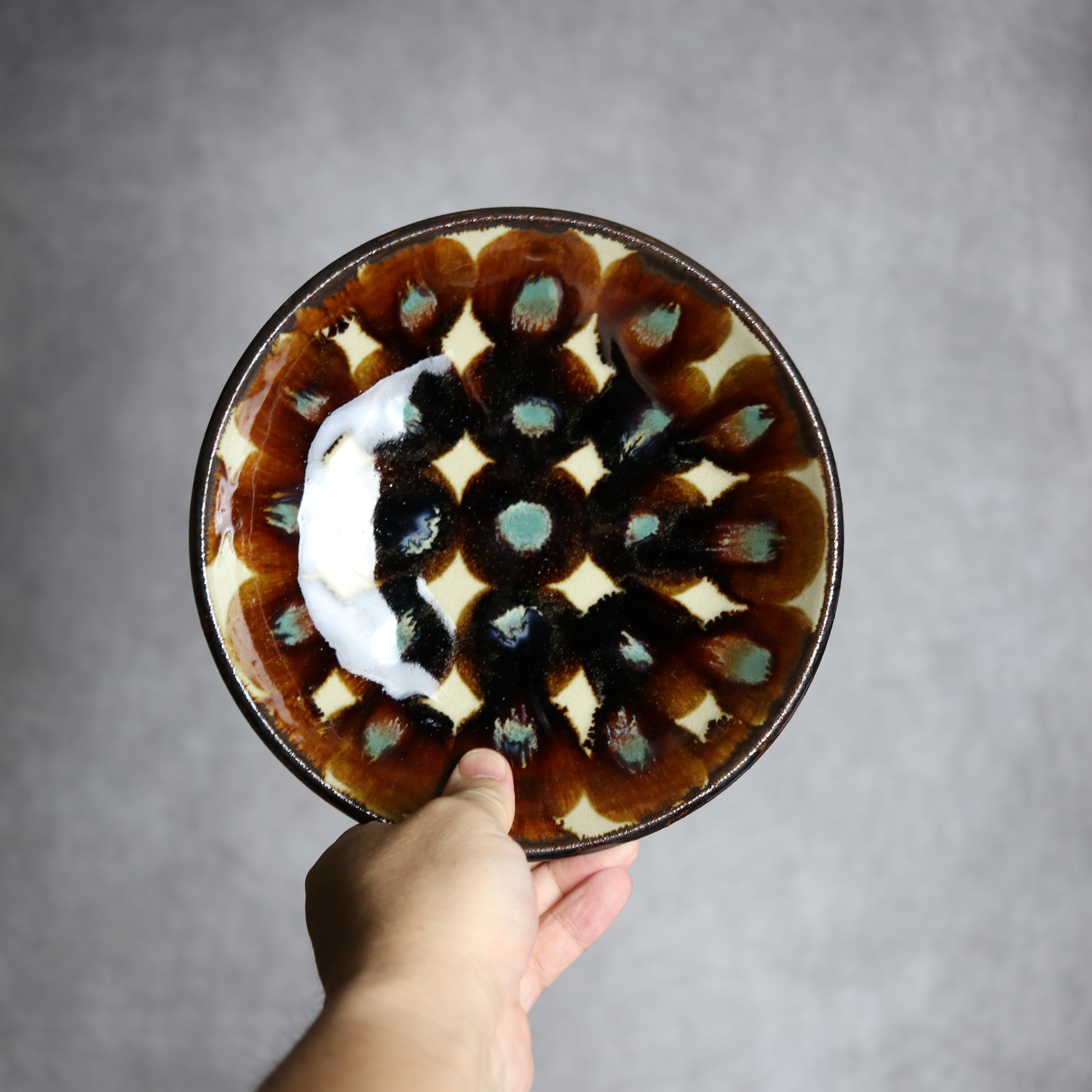 エドメ陶房 - 19センチ皿1 茶丸紋 やちむん 陶器 エドメ陶房 - mundasui