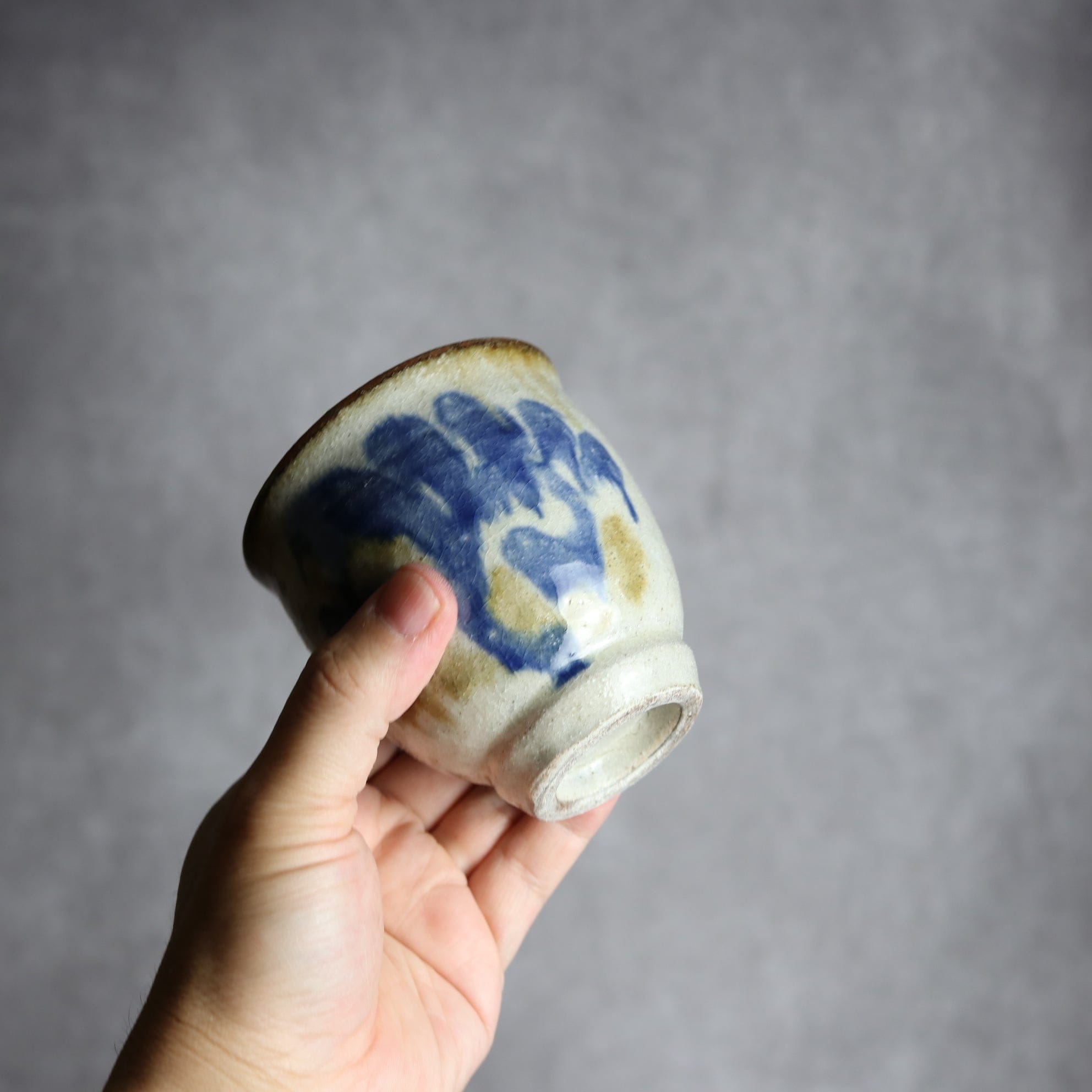 湯呑1 飴 呉須釉 唐草 やちむん 陶器 榮一工房