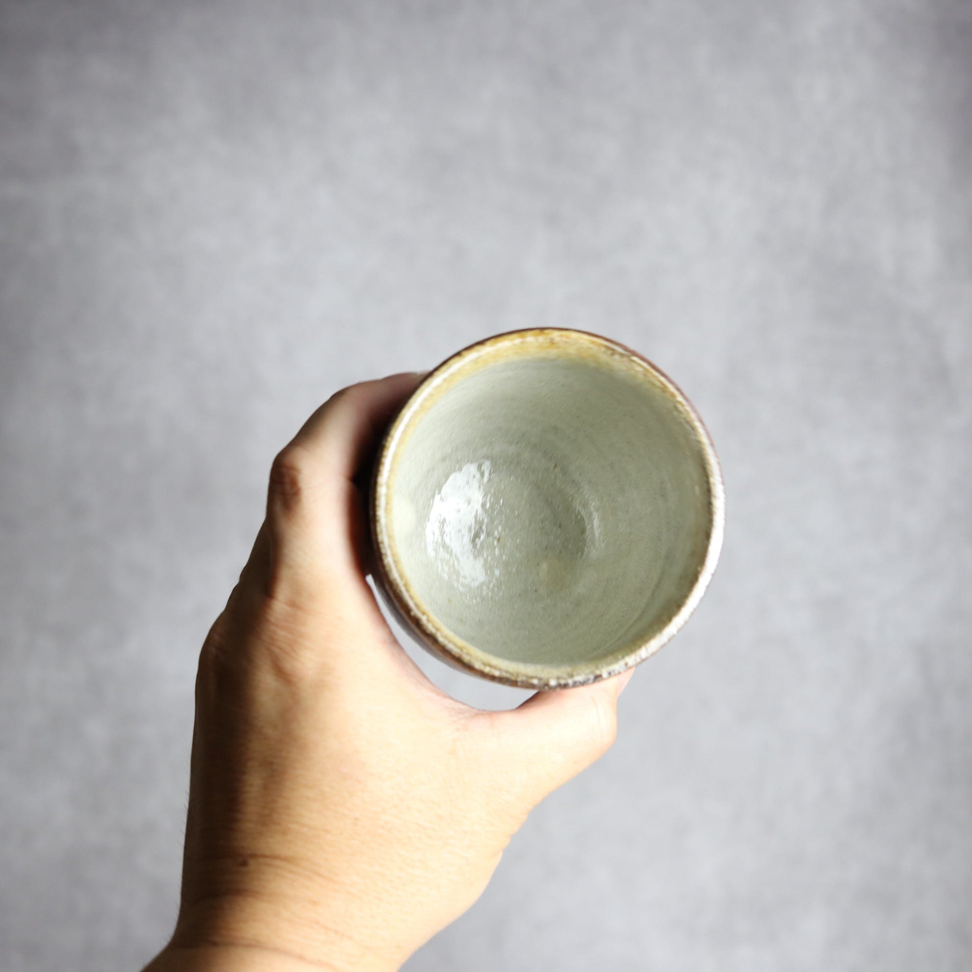 湯呑1 飴 呉須釉 唐草 やちむん 陶器 榮一工房