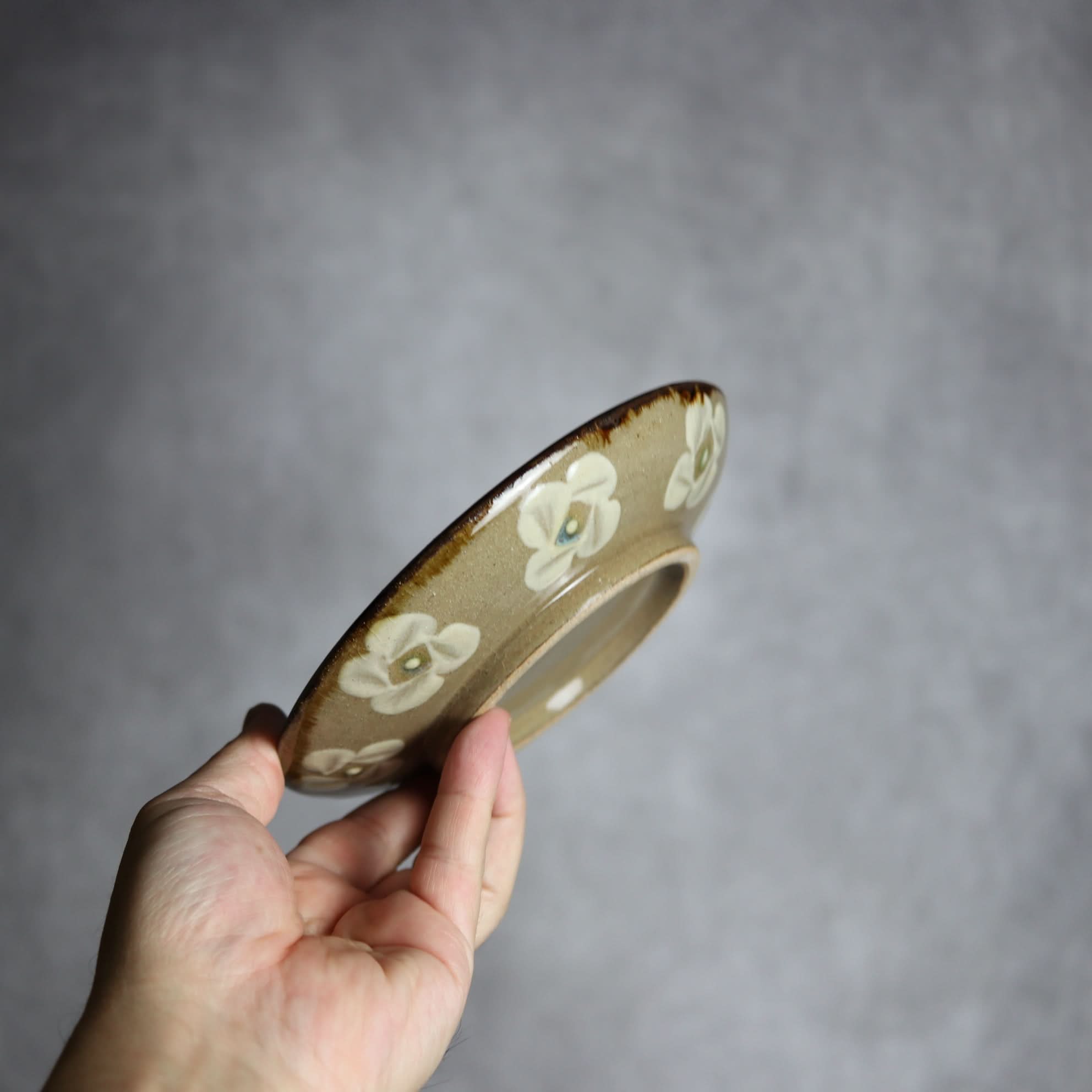 5寸皿1 三彩花紋 やちむん 陶器 エドメ陶房 やちむん 陶器.