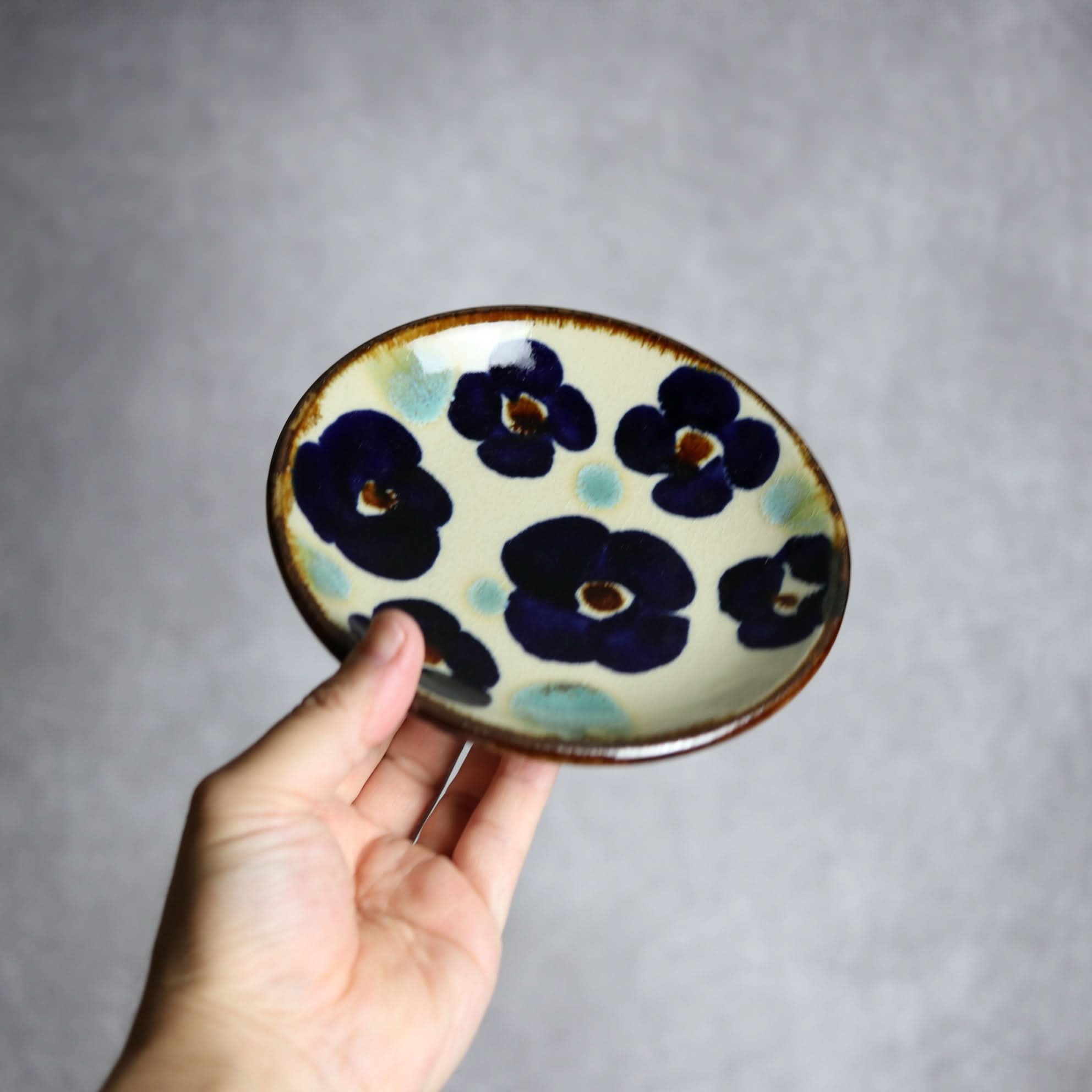 5寸皿2 花紋 やちむん 陶器 エドメ陶房 やちむん 陶器.