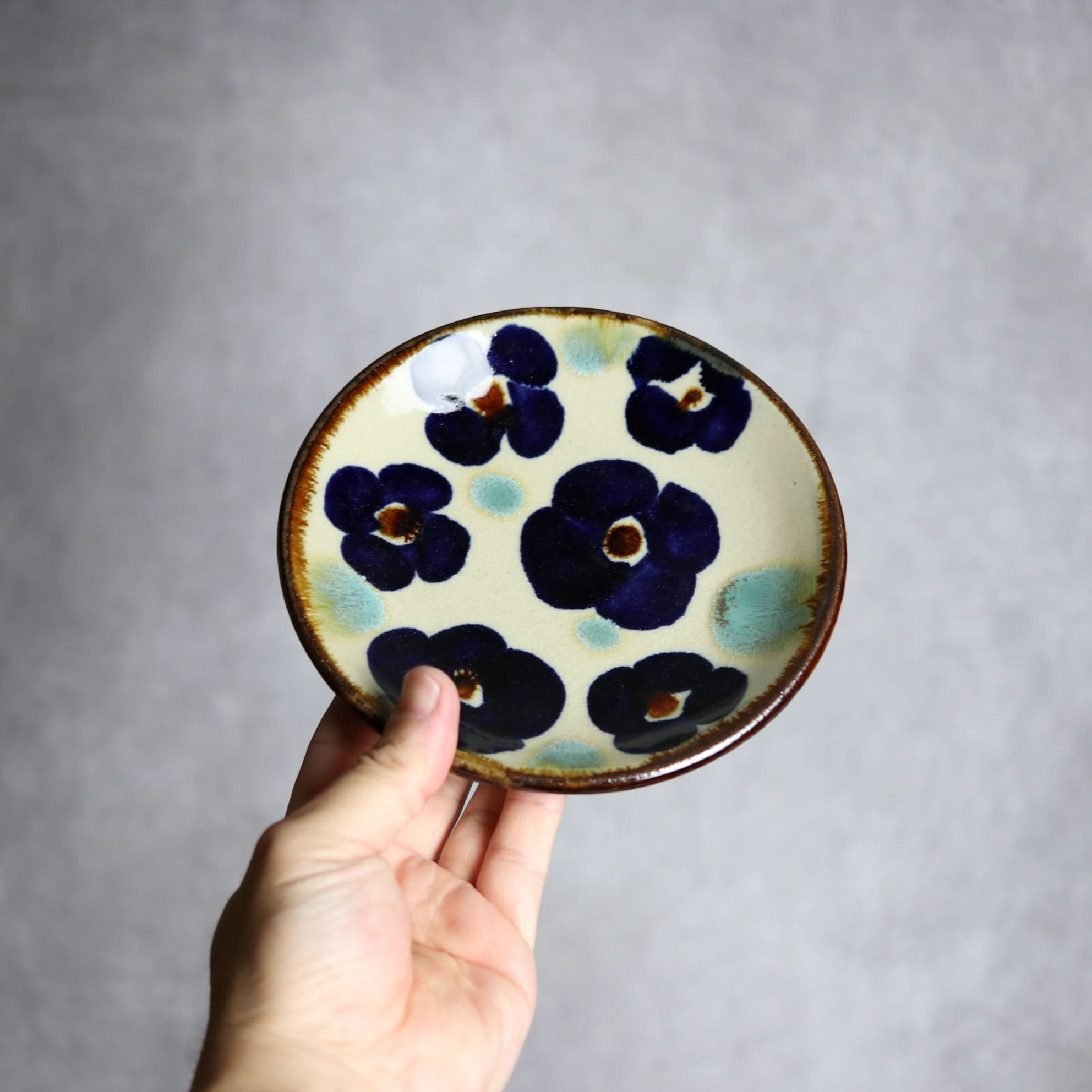 5寸皿2 花紋 やちむん 陶器 エドメ陶房 やちむん 陶器.