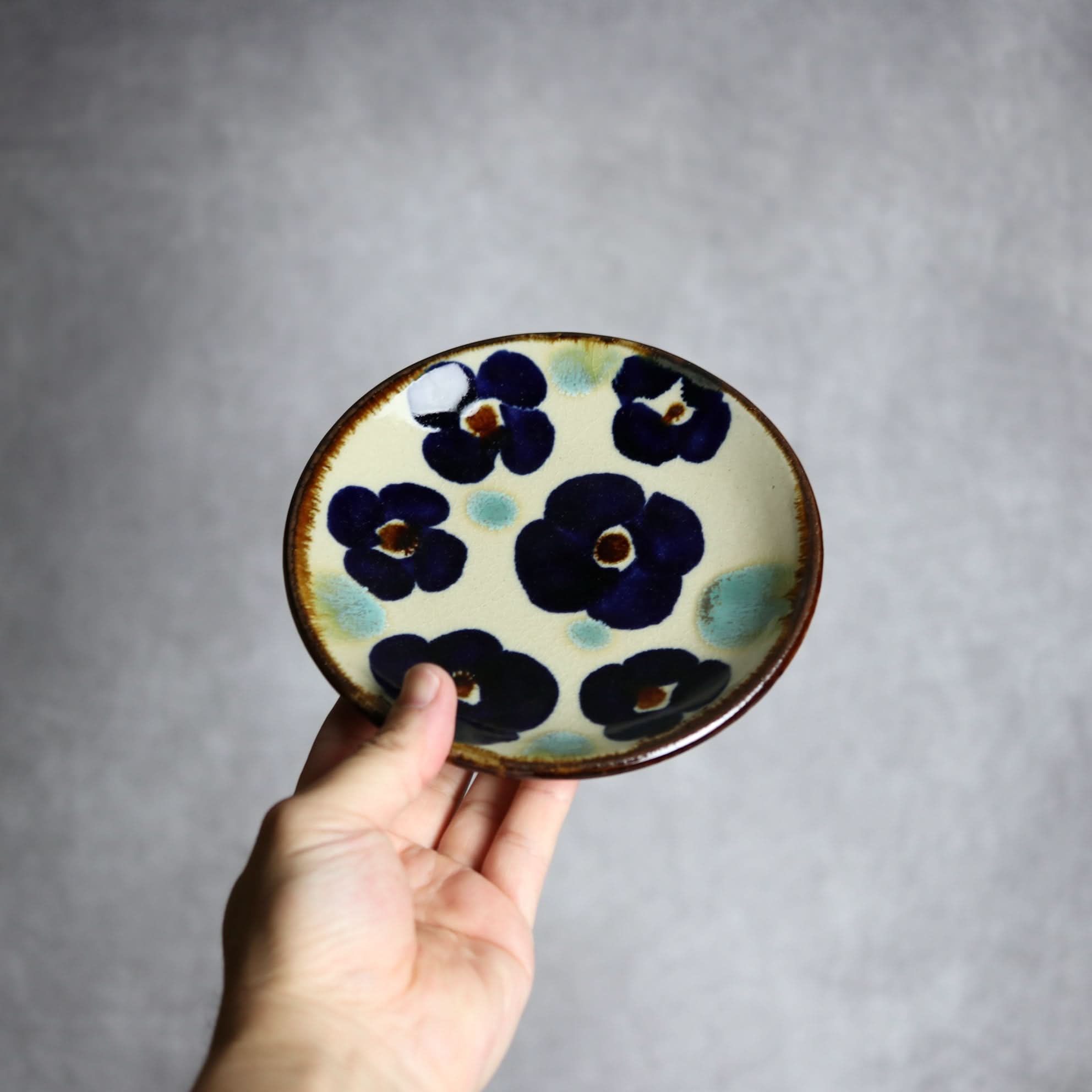 5寸皿2 花紋 やちむん 陶器 エドメ陶房 やちむん 陶器.